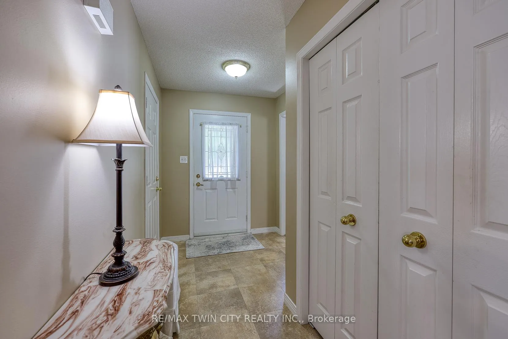 Photo 4 of 185 Dartmoor Crescent, Waterloo — HOMEH