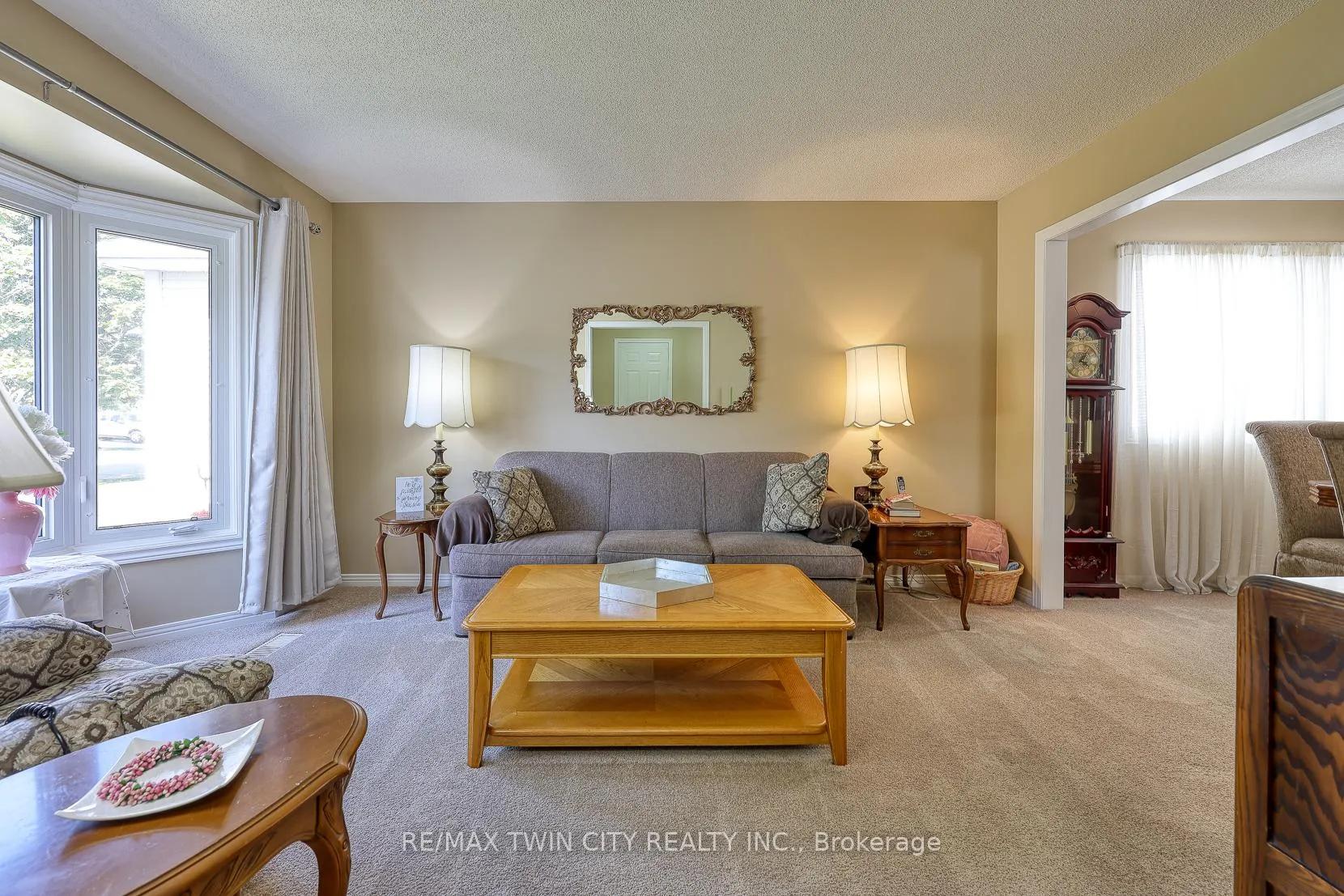 Photo 5 of 185 Dartmoor Crescent, Waterloo — HOMEH