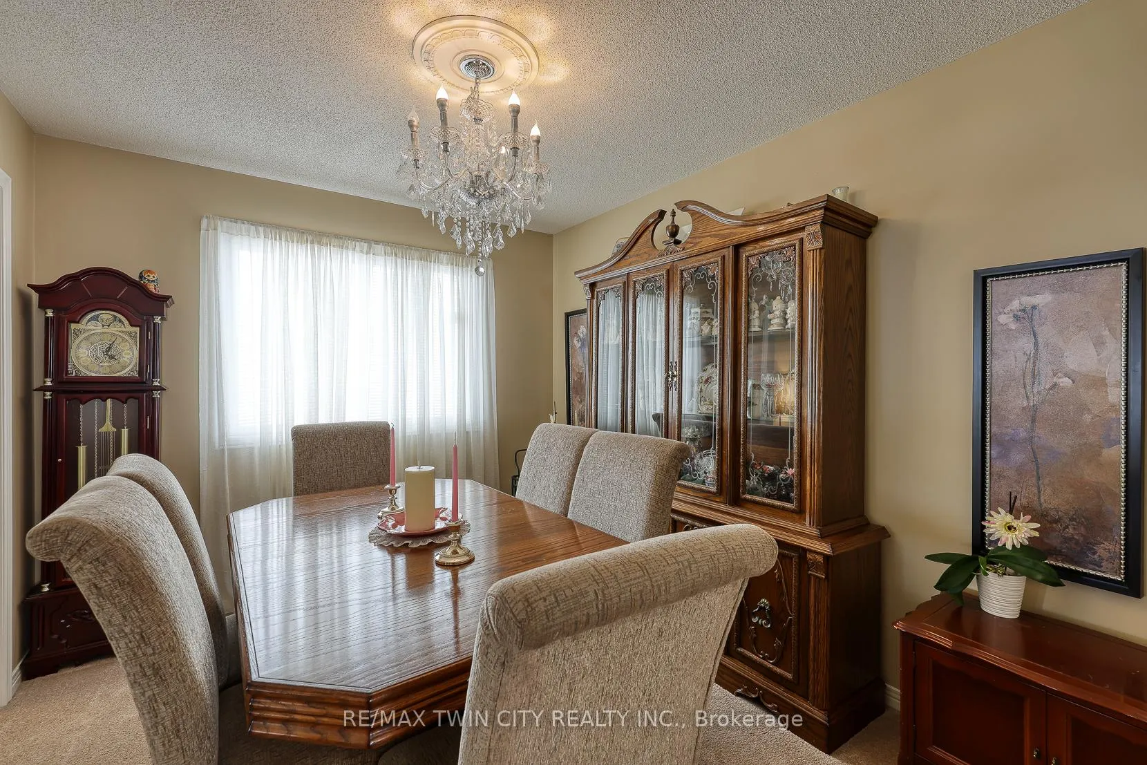 Photo 8 of 185 Dartmoor Crescent, Waterloo — HOMEH