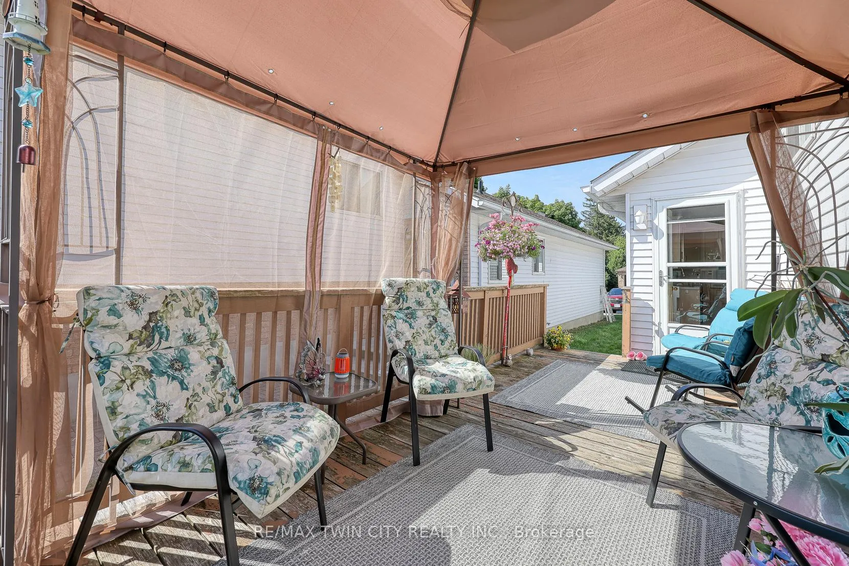 Photo 32 of 185 Dartmoor Crescent, Waterloo — HOMEH