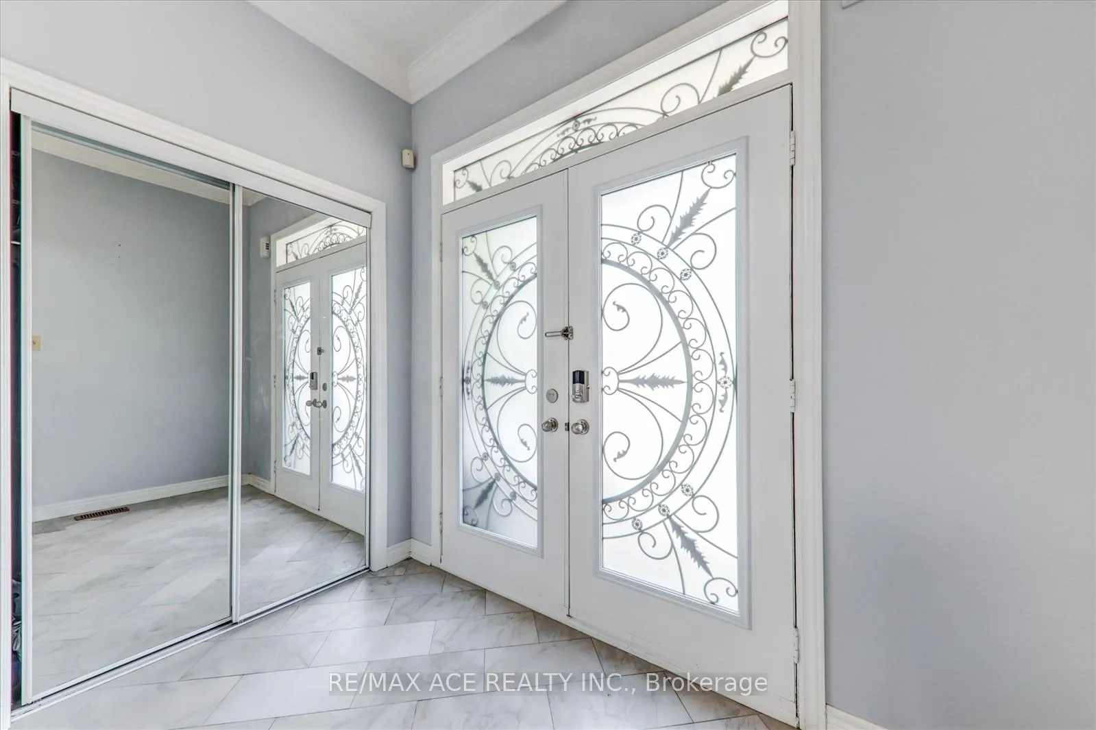 Photo 6 of 138 Riverwalk Drive, Markham, Box Grove — HOMEH