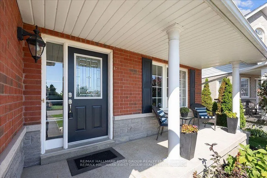 Photo 4 of 536 Woodmount Crescent, Oshawa, Samac — HOMEH