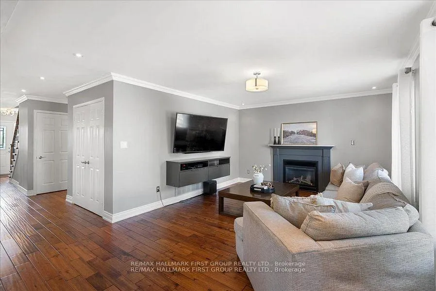 Photo 17 of 536 Woodmount Crescent, Oshawa, Samac — HOMEH