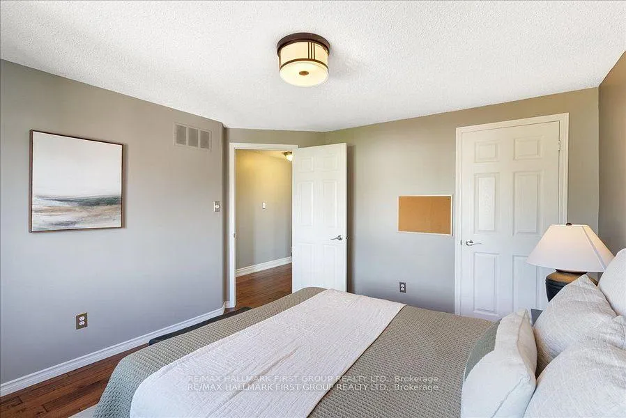 Photo 32 of 536 Woodmount Crescent, Oshawa, Samac — HOMEH