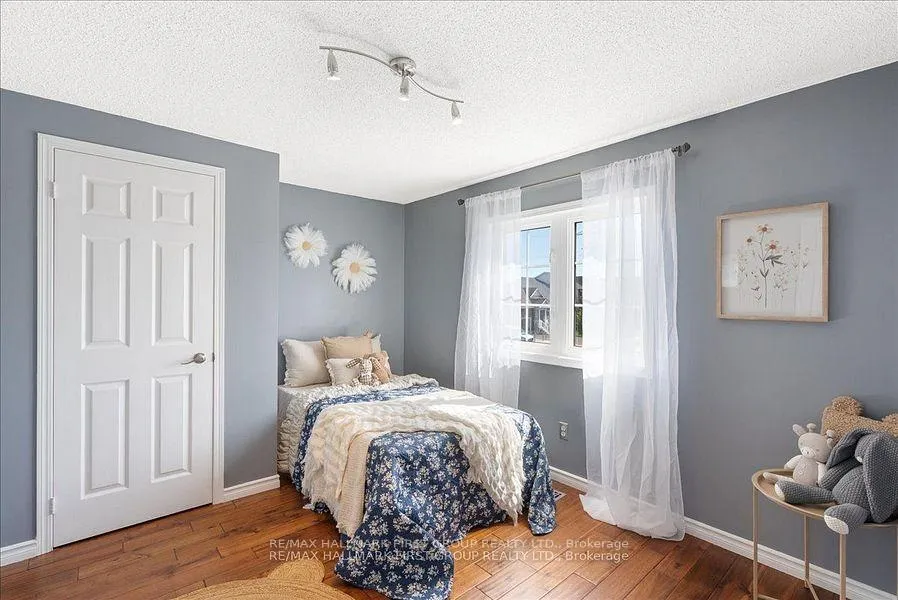 Photo 33 of 536 Woodmount Crescent, Oshawa, Samac — HOMEH