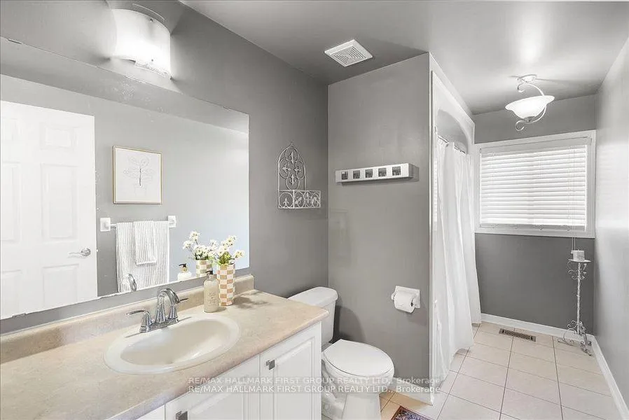 Photo 35 of 536 Woodmount Crescent, Oshawa, Samac — HOMEH