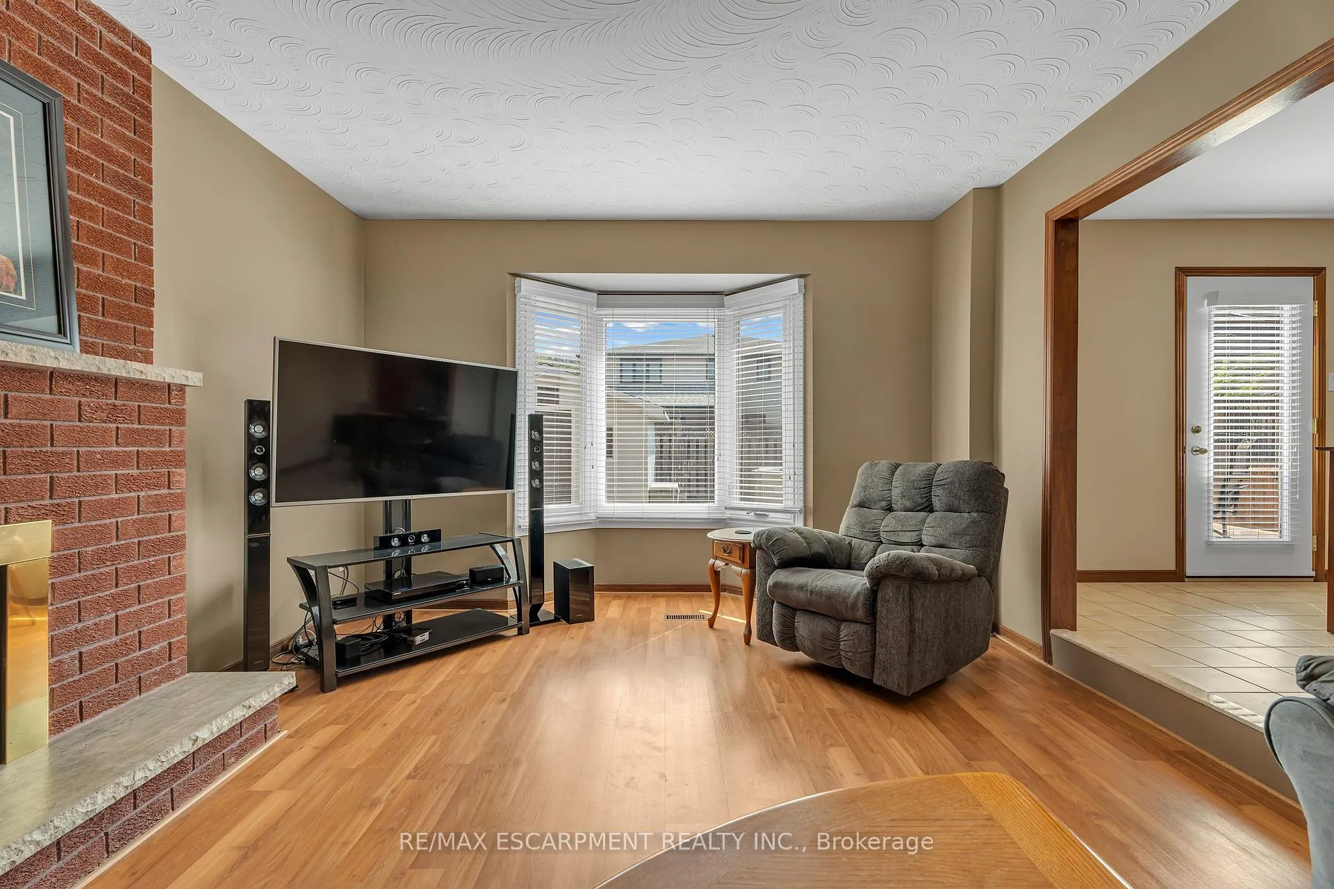 Photo 10 of 2 Vinehill Drive, Hamilton, Stoney Creek — HOMEH
