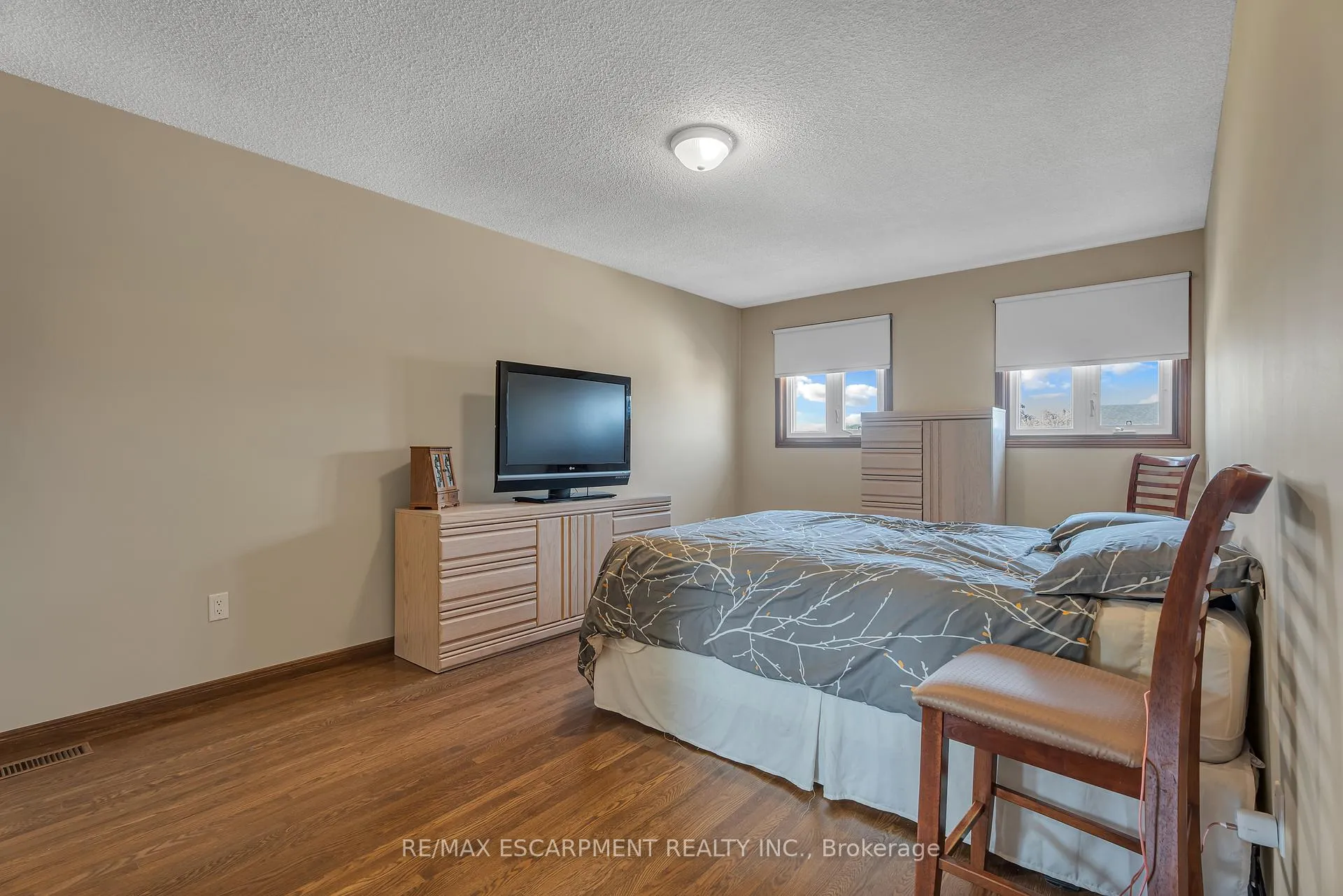 Photo 19 of 2 Vinehill Drive, Hamilton, Stoney Creek — HOMEH