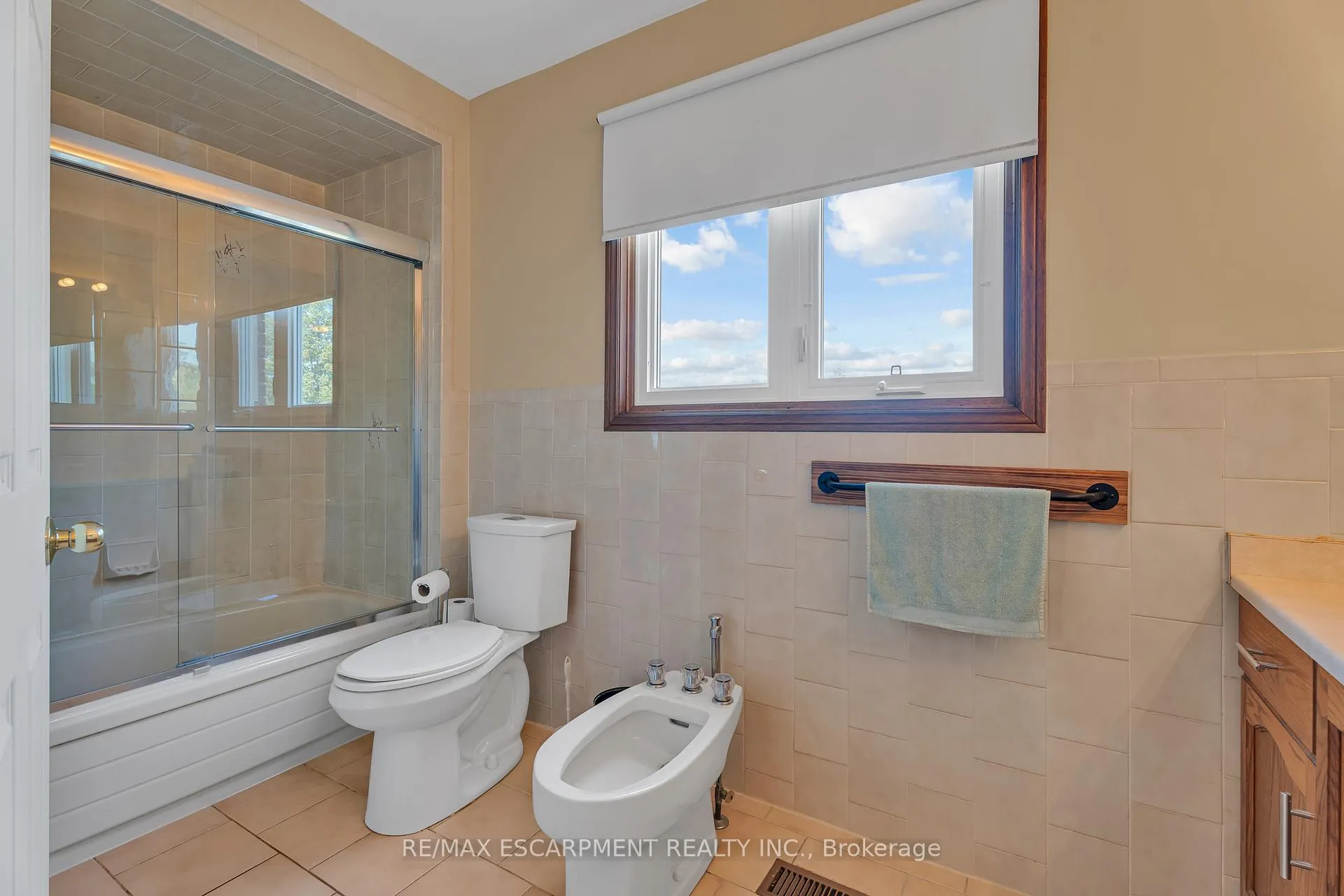 Photo 27 of 2 Vinehill Drive, Hamilton, Stoney Creek — HOMEH