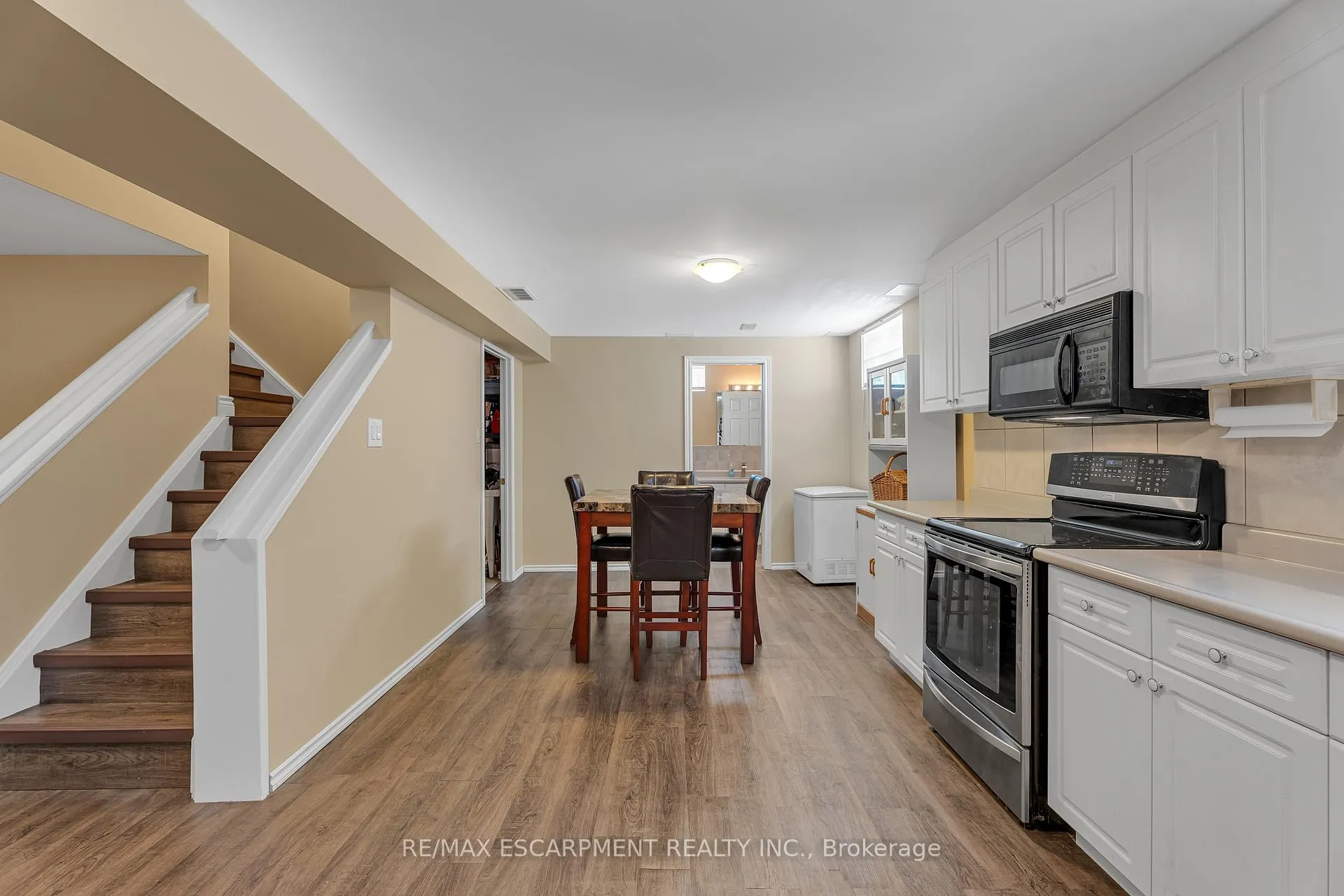 Photo 30 of 2 Vinehill Drive, Hamilton, Stoney Creek — HOMEH