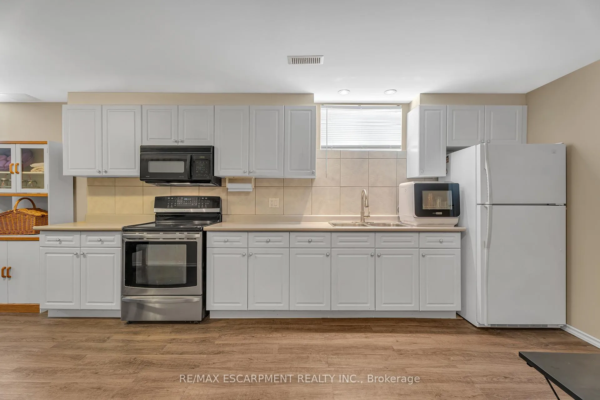 Photo 31 of 2 Vinehill Drive, Hamilton, Stoney Creek — HOMEH