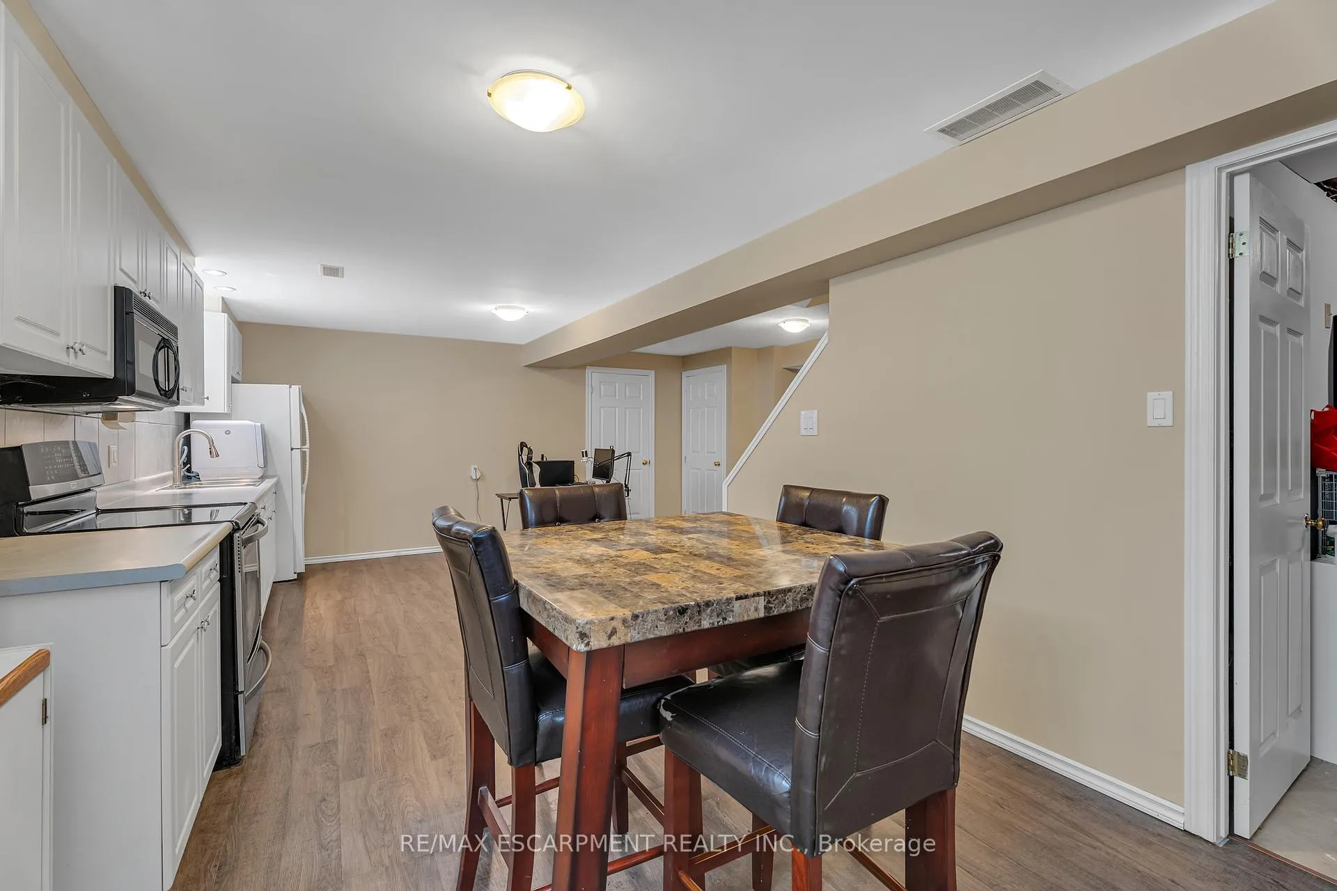 Photo 32 of 2 Vinehill Drive, Hamilton, Stoney Creek — HOMEH