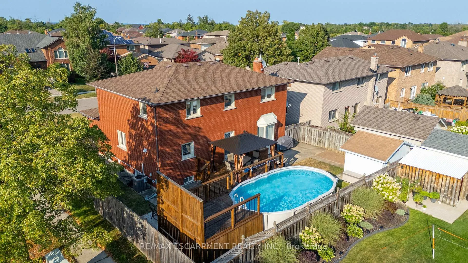 Photo 48 of 2 Vinehill Drive, Hamilton, Stoney Creek — HOMEH