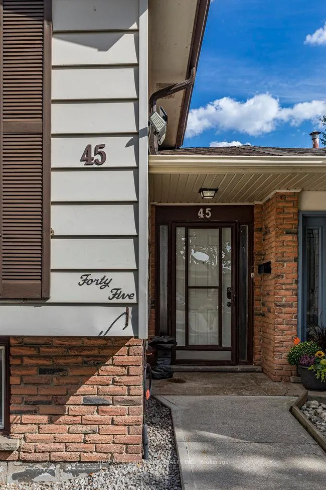 Photo 4 of 45 Fonthill Road, Hamilton, Fessenden — HOMEH