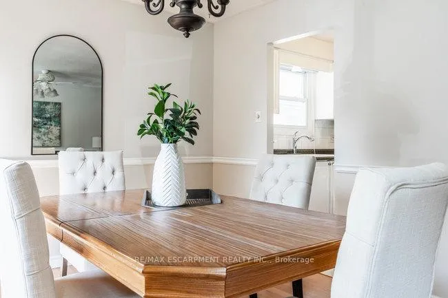 Photo 18 of 45 Fonthill Road, Hamilton, Fessenden — HOMEH