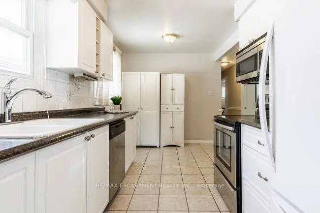 Photo 22 of 45 Fonthill Road, Hamilton, Fessenden — HOMEH