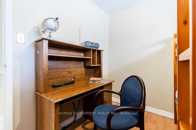 Photo 31 of 45 Fonthill Road, Hamilton, Fessenden — HOMEH