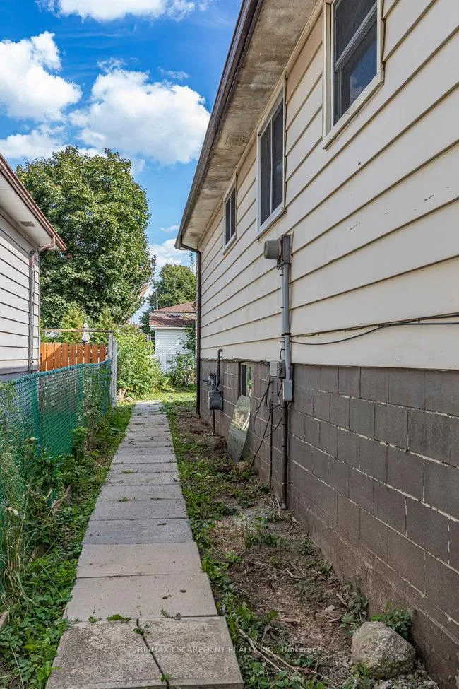 Photo 45 of 45 Fonthill Road, Hamilton, Fessenden — HOMEH