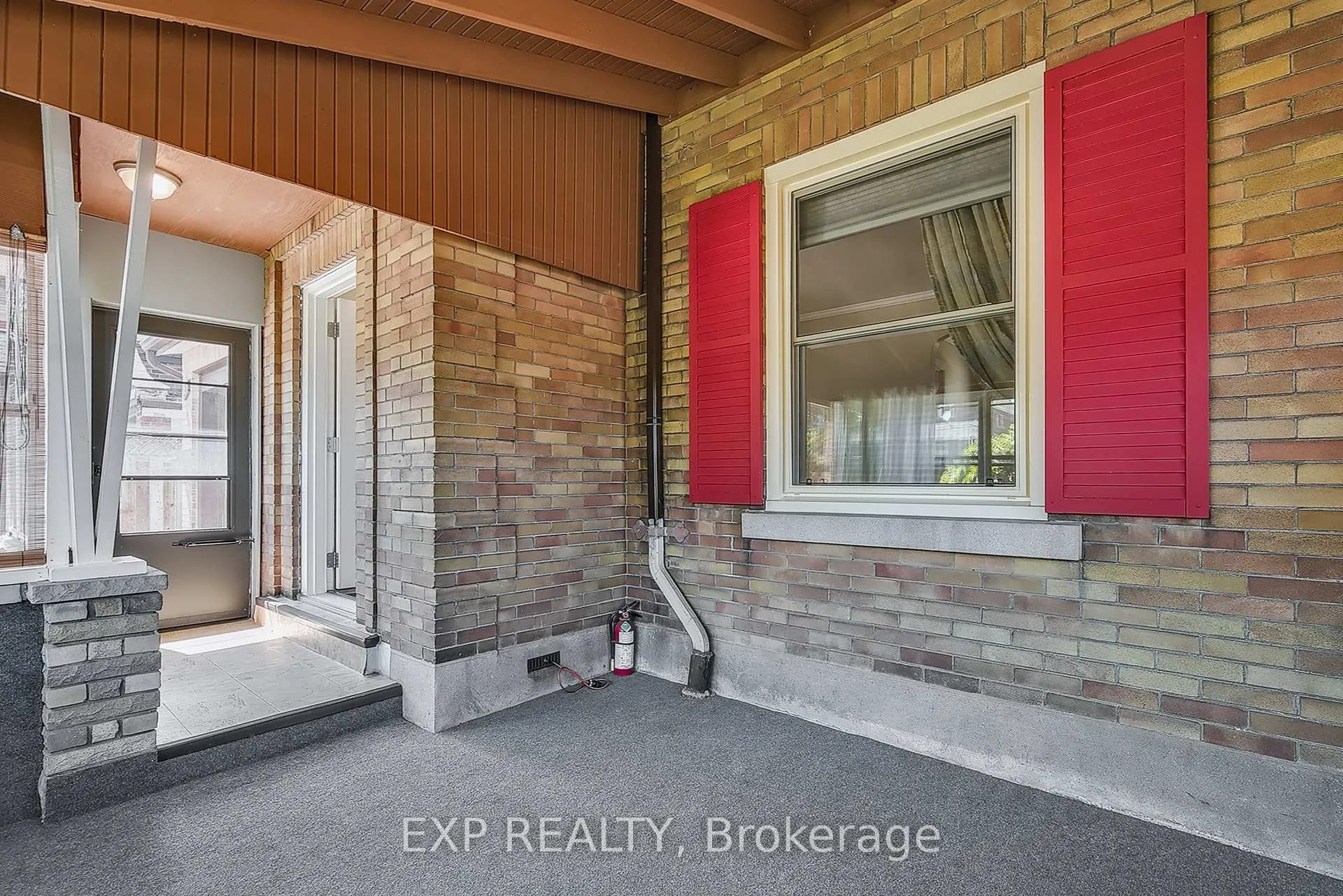 Photo 3 of 29 Devitt Avenue N, Waterloo — HOMEH