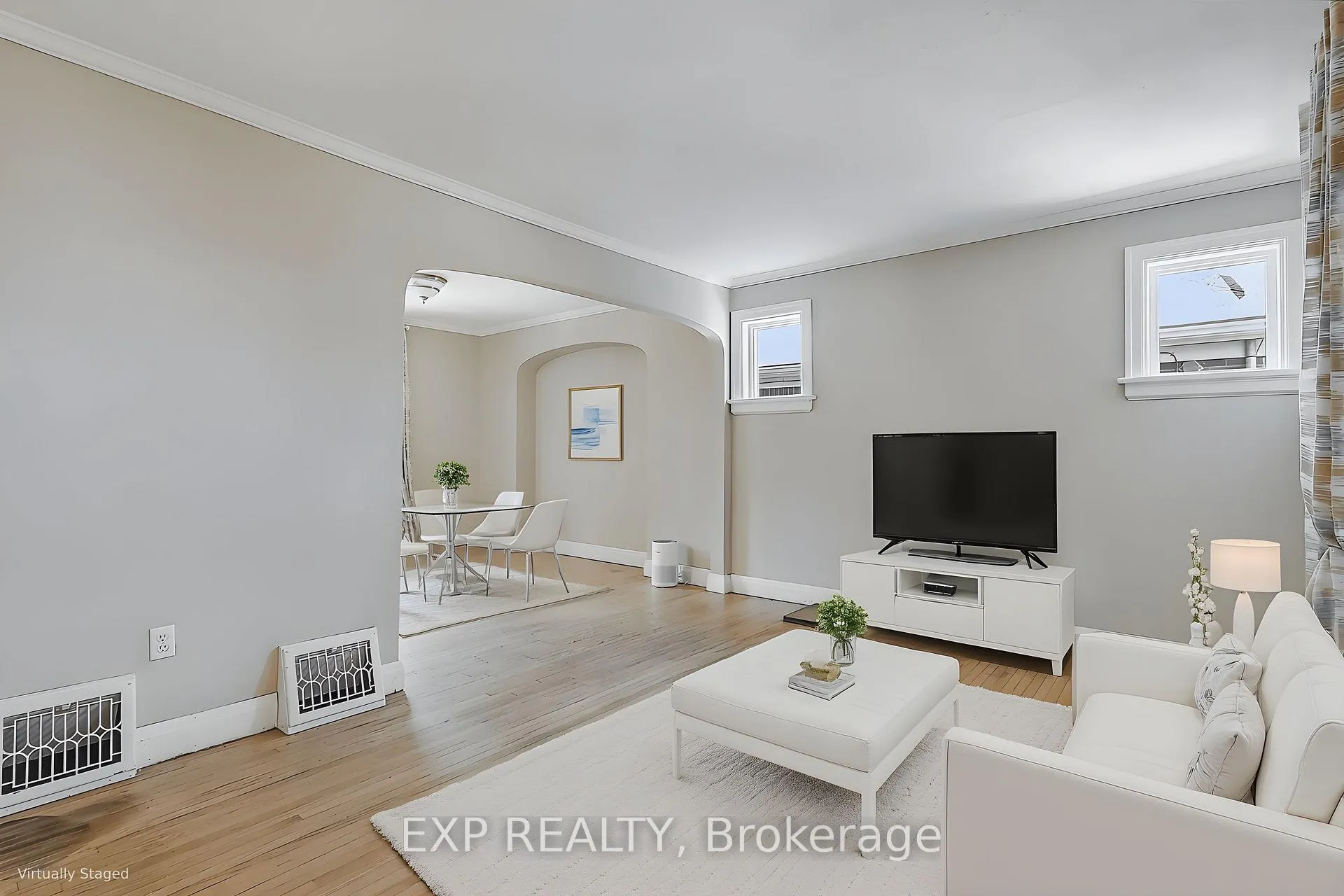 Photo 5 of 29 Devitt Avenue N, Waterloo — HOMEH