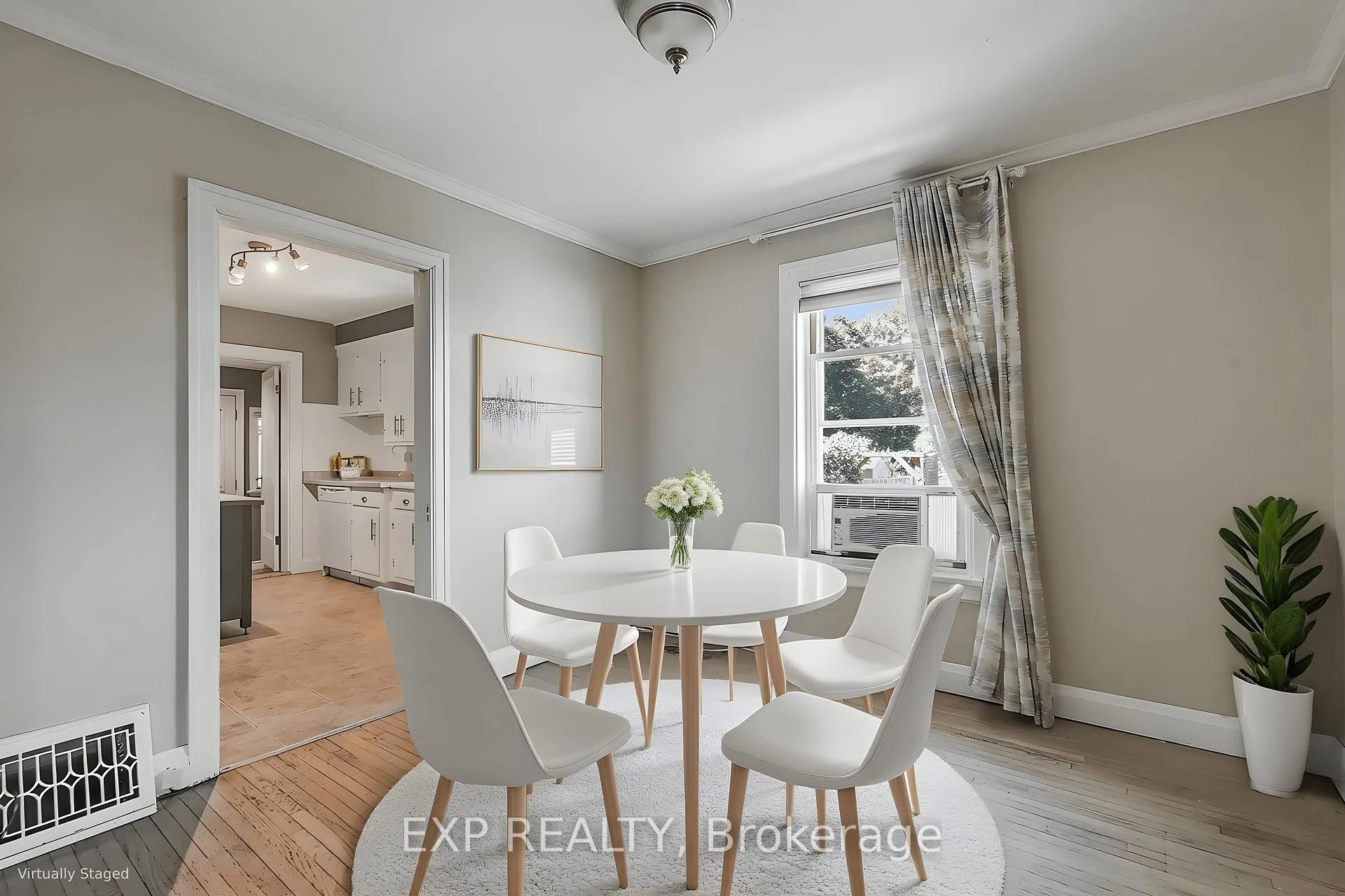 Photo 9 of 29 Devitt Avenue N, Waterloo — HOMEH