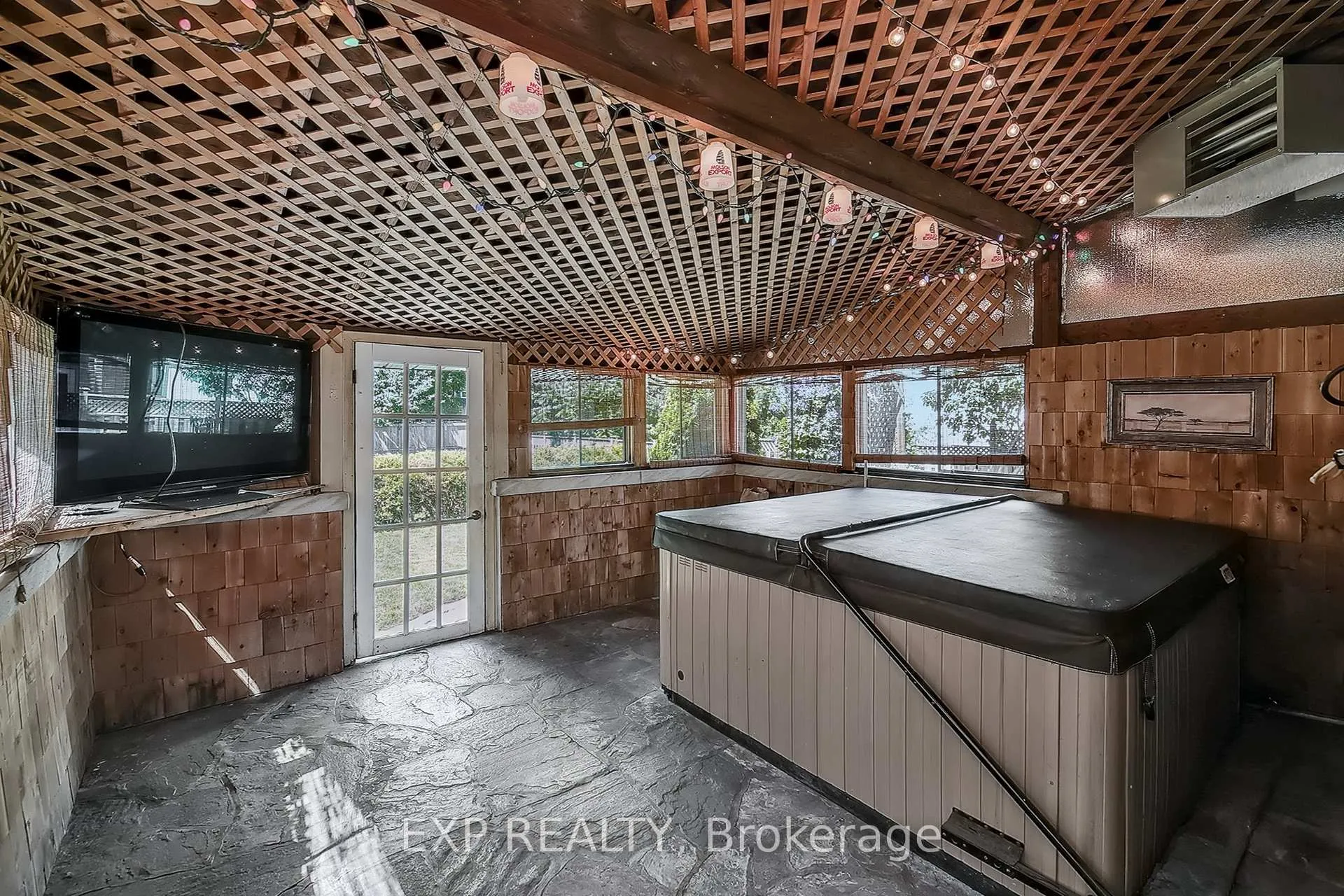 Photo 15 of 29 Devitt Avenue N, Waterloo — HOMEH