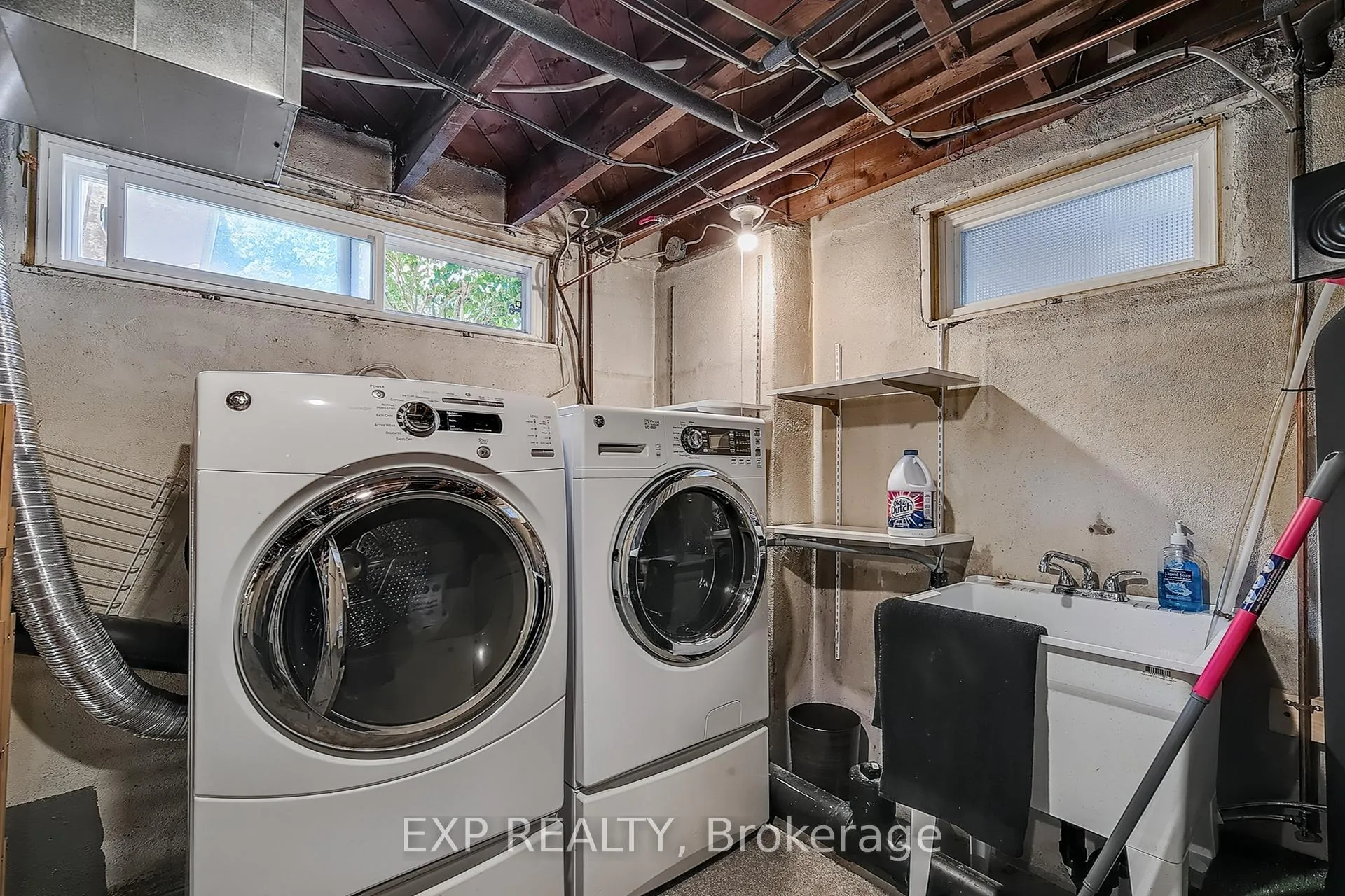 Photo 25 of 29 Devitt Avenue N, Waterloo — HOMEH