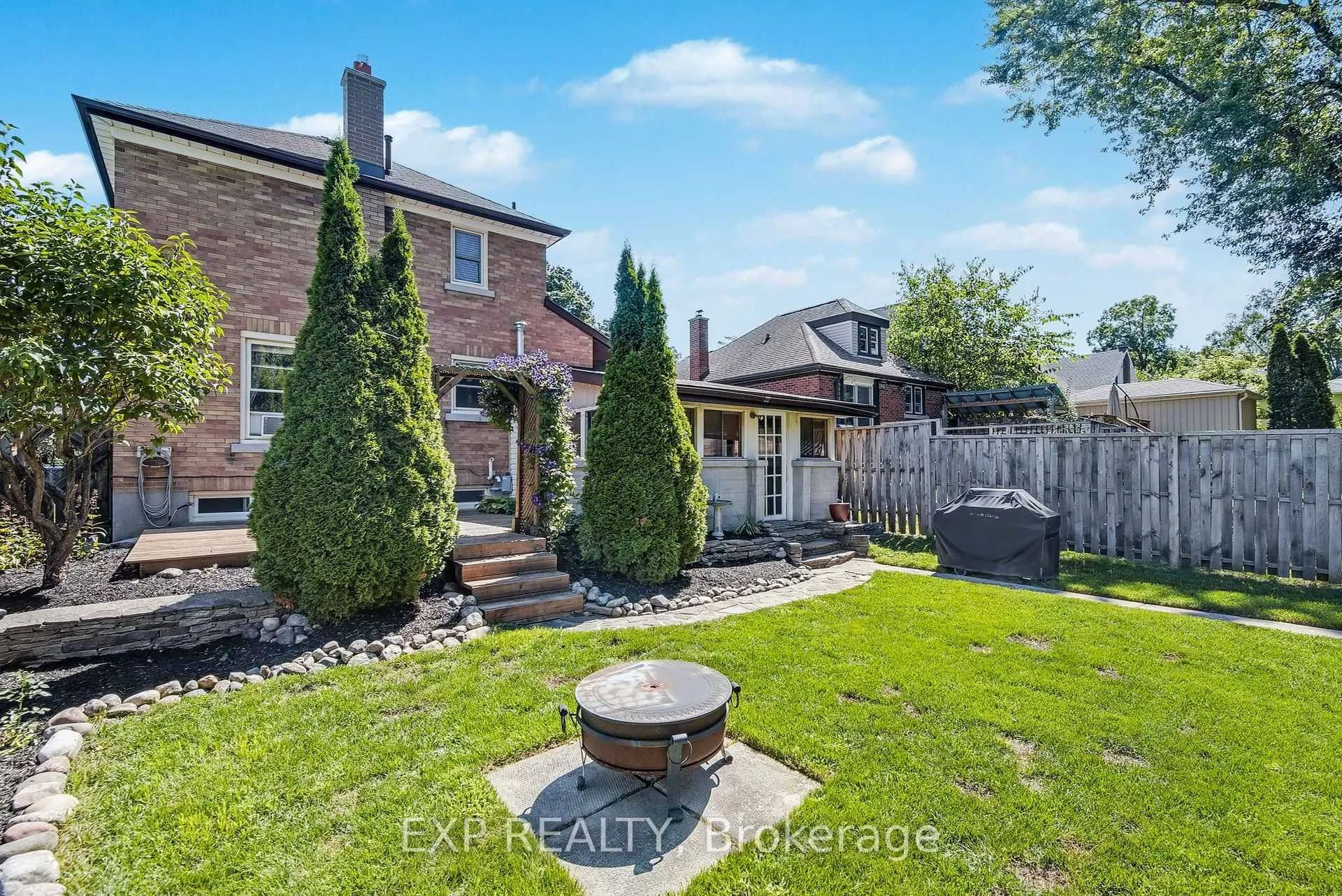 Photo 30 of 29 Devitt Avenue N, Waterloo — HOMEH