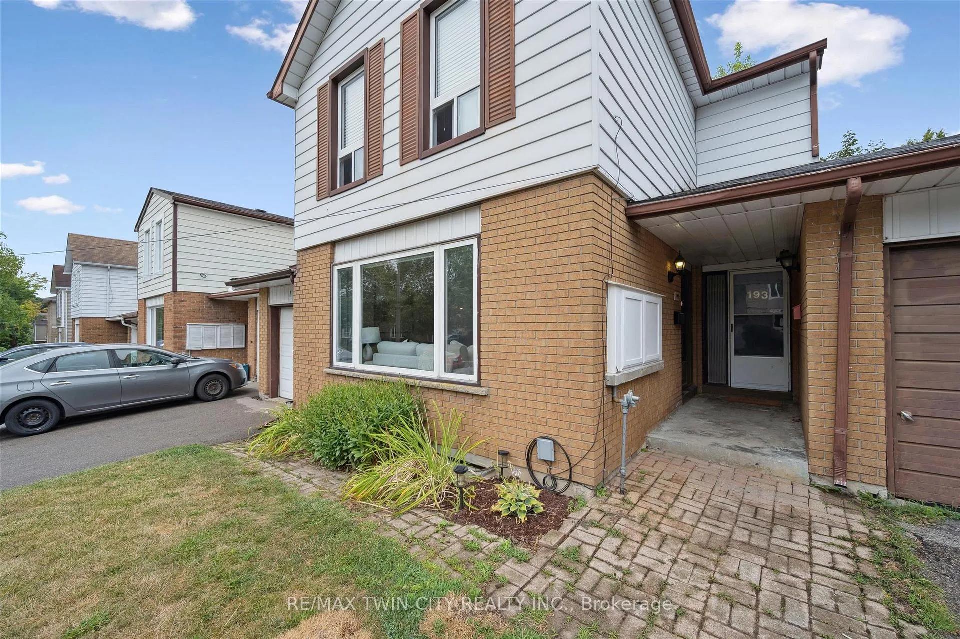 Photo 2 of 191 Silver Aspen Crescent, Kitchener — HOMEH