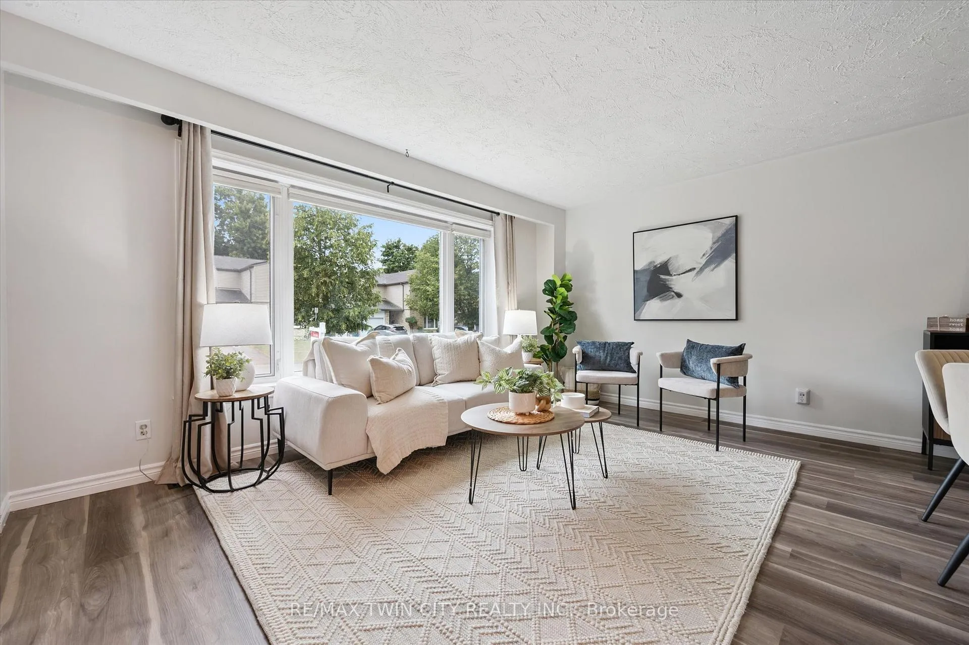 Photo 4 of 191 Silver Aspen Crescent, Kitchener — HOMEH