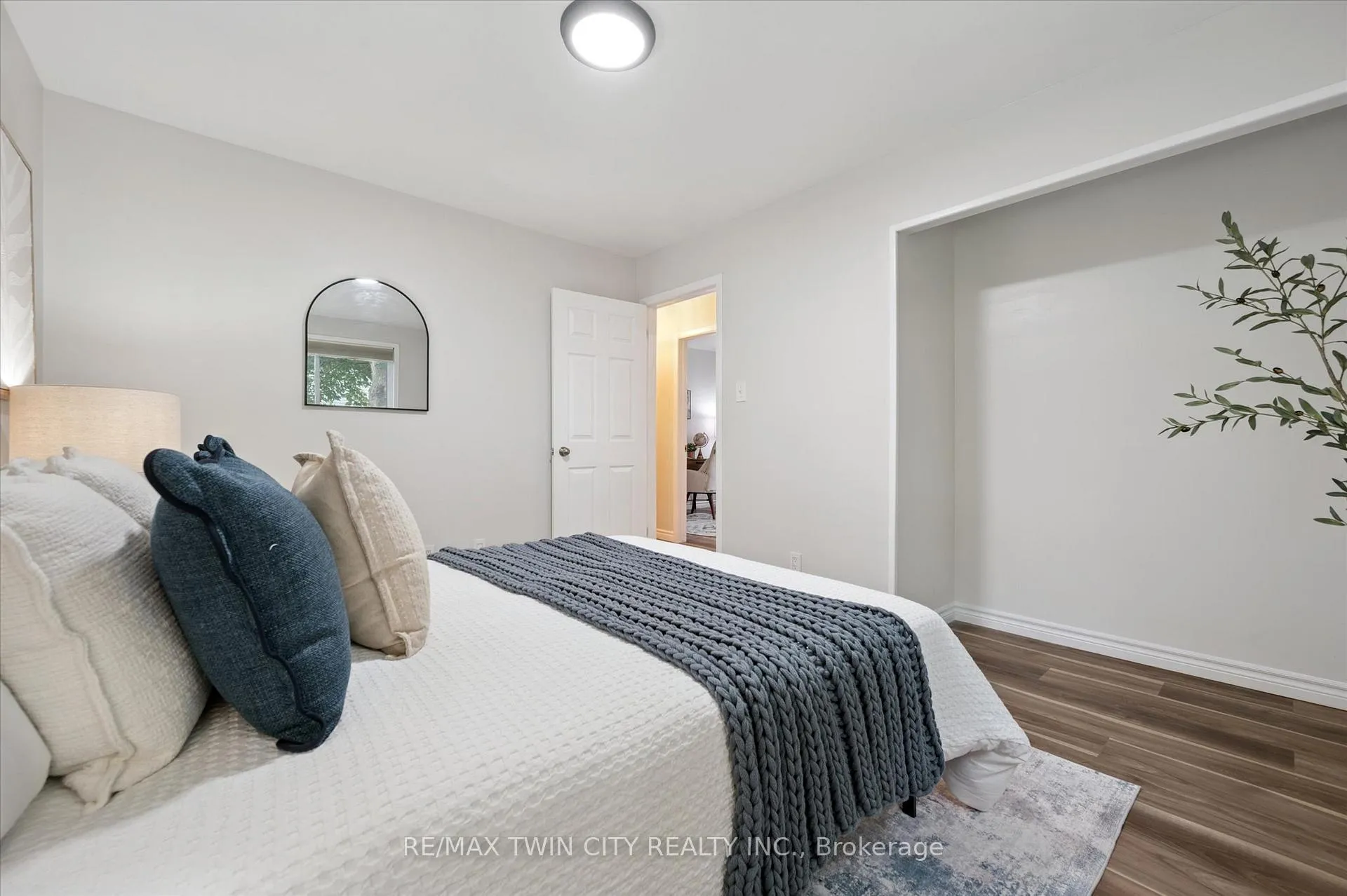 Photo 14 of 191 Silver Aspen Crescent, Kitchener — HOMEH