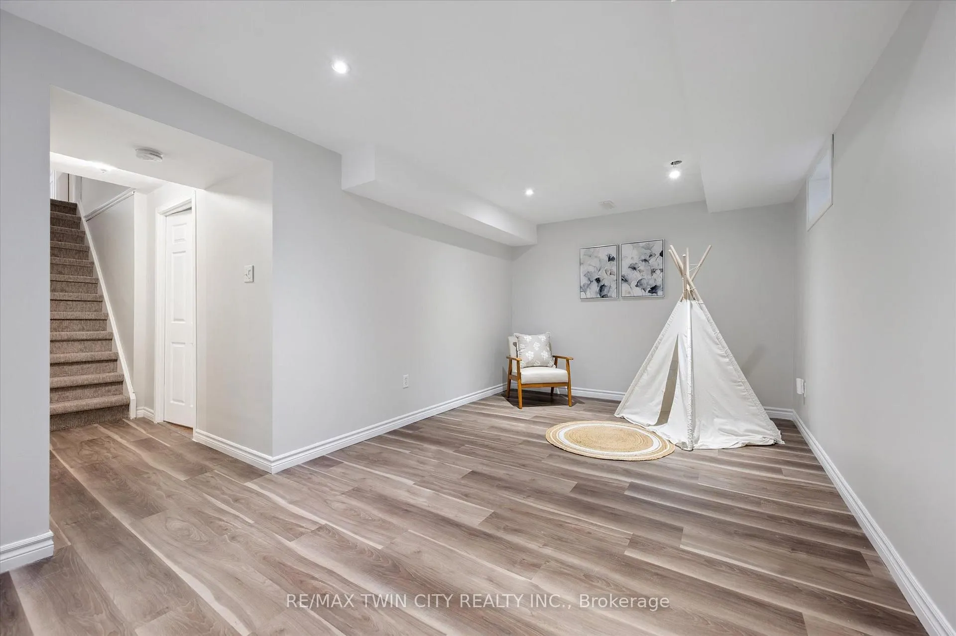 Photo 19 of 191 Silver Aspen Crescent, Kitchener — HOMEH