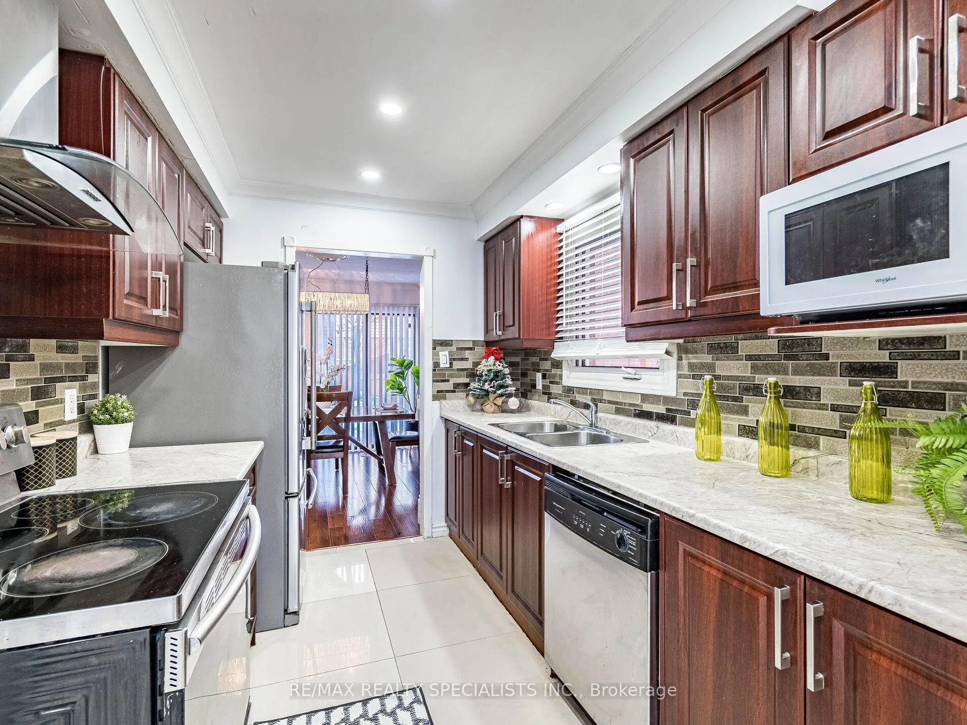 Photo 7 of 21 Foxacre Row, Brampton, Madoc — HOMEH