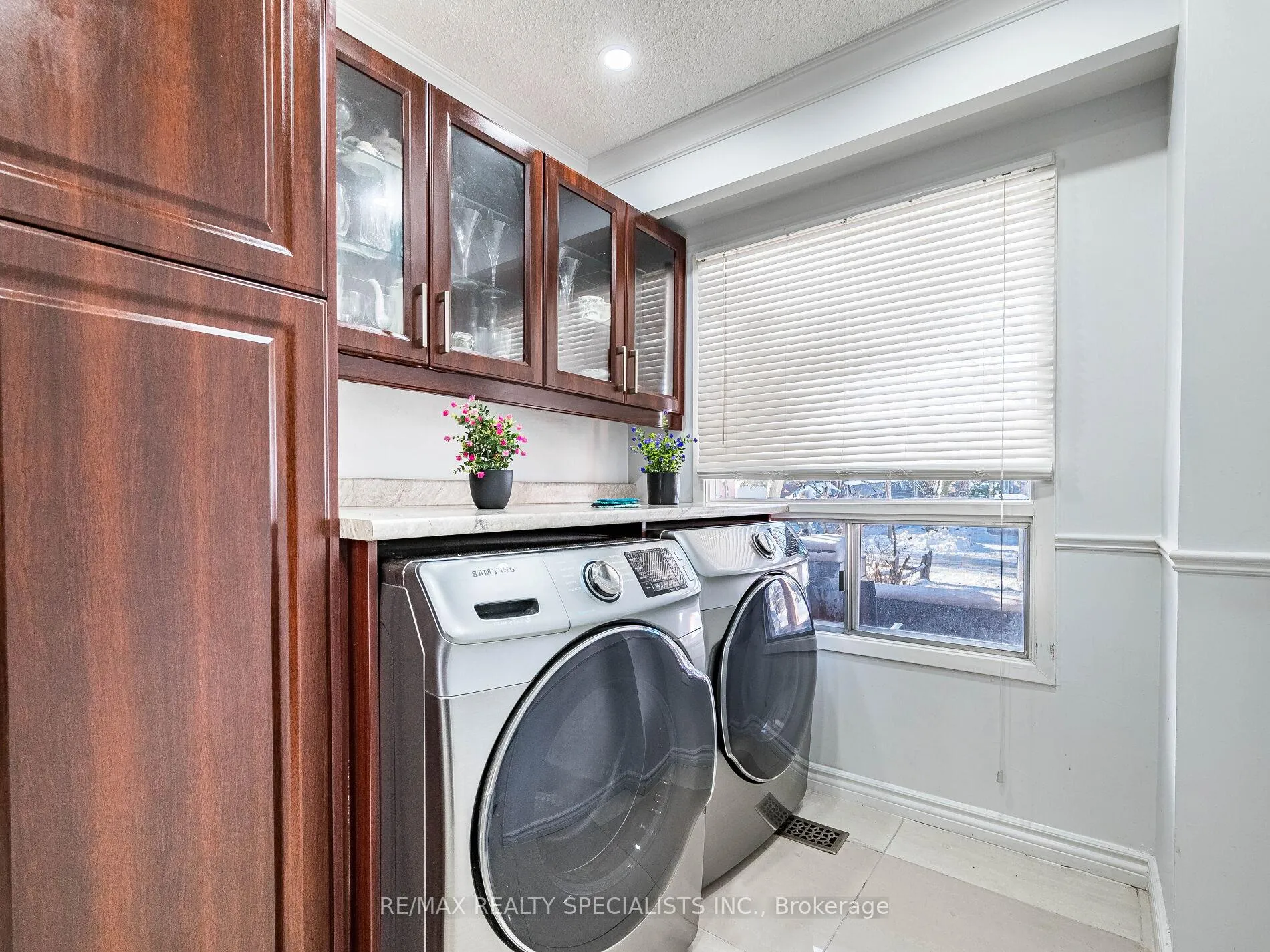 Photo 10 of 21 Foxacre Row, Brampton, Madoc — HOMEH