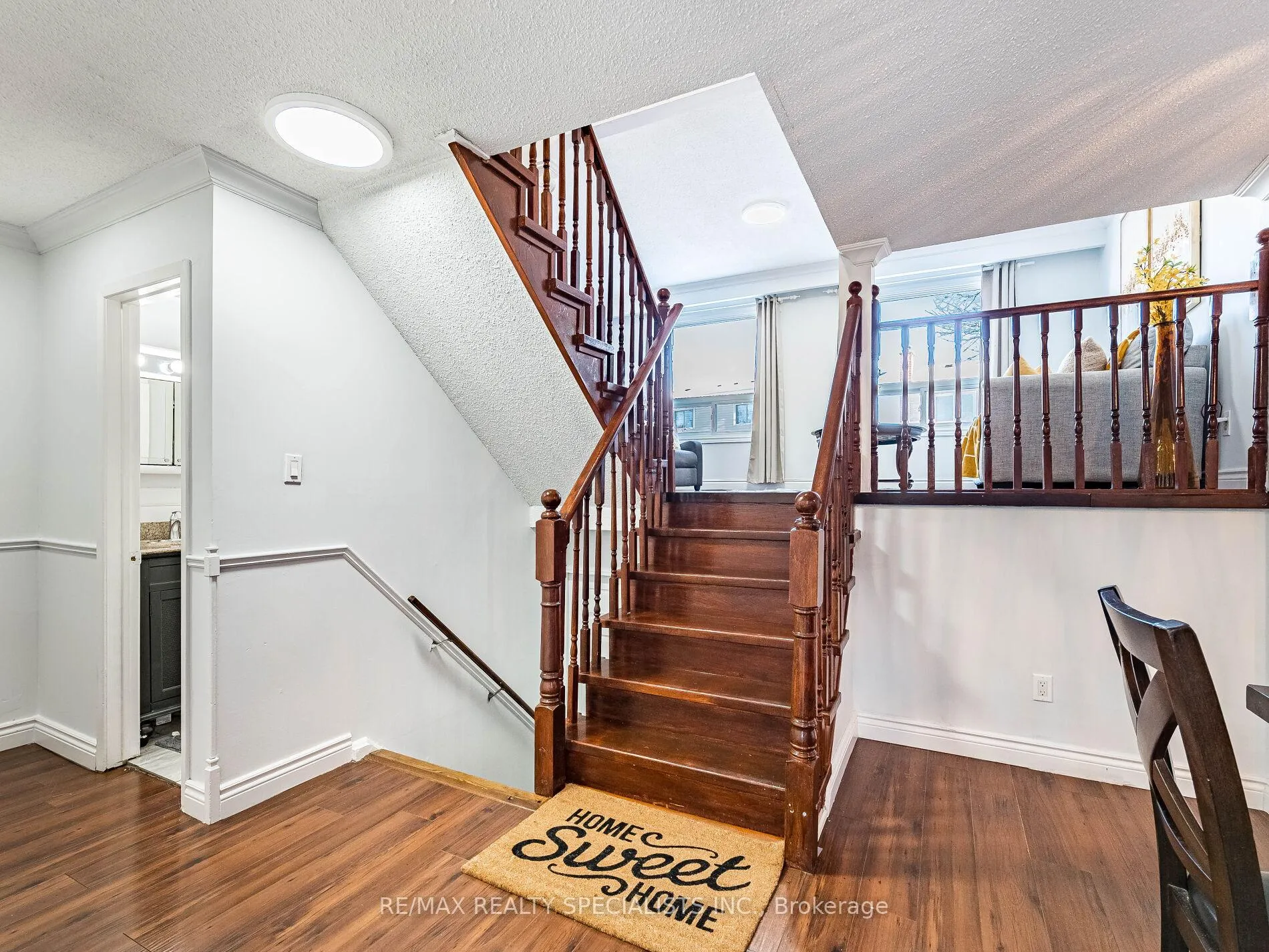 Photo 15 of 21 Foxacre Row, Brampton, Madoc — HOMEH