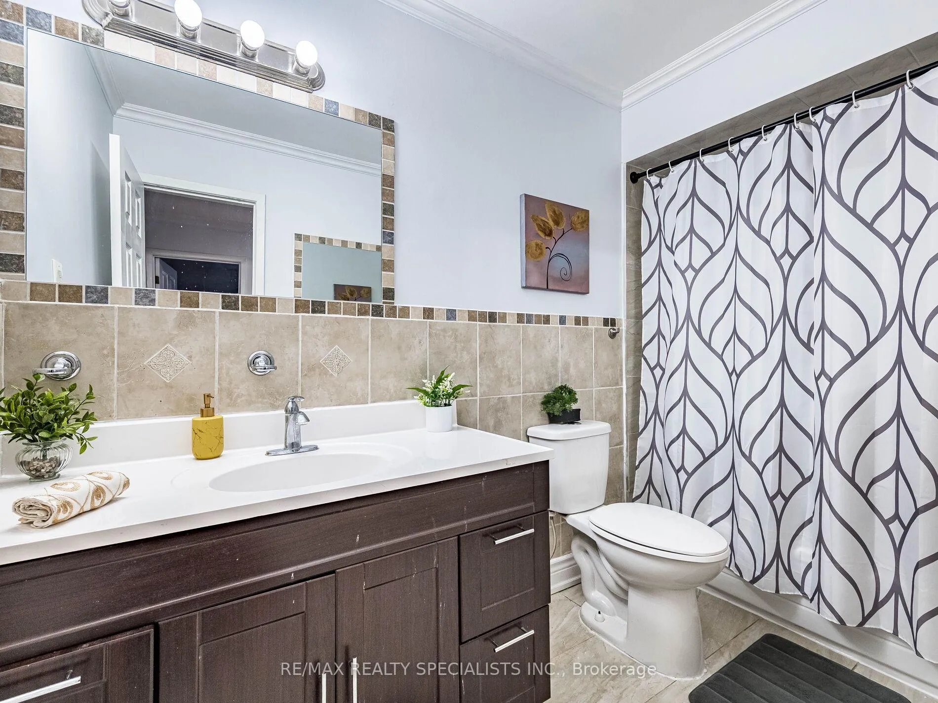 Photo 32 of 21 Foxacre Row, Brampton, Madoc — HOMEH