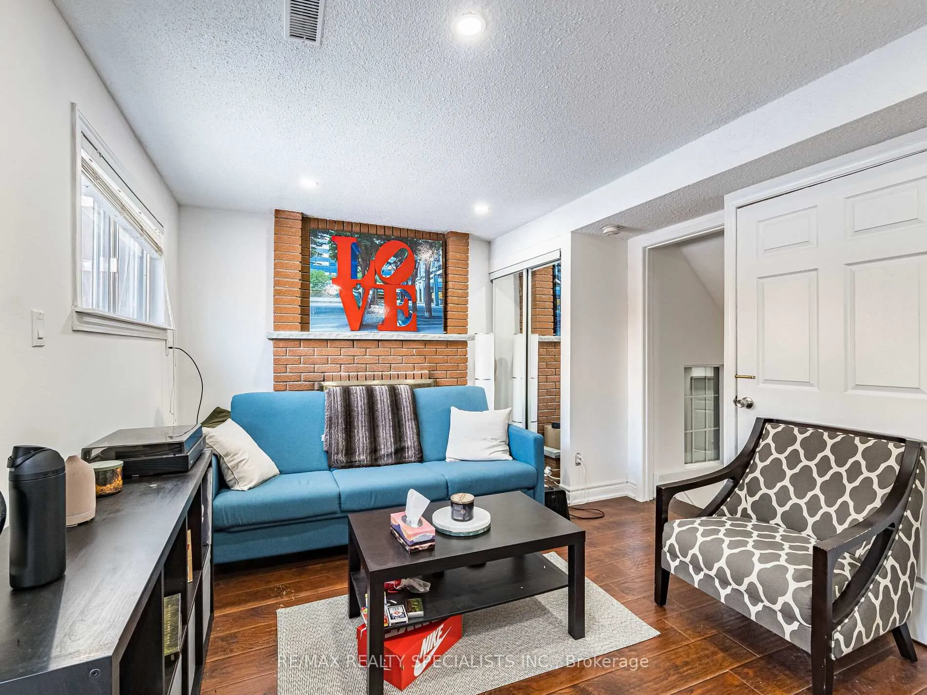 Photo 35 of 21 Foxacre Row, Brampton, Madoc — HOMEH