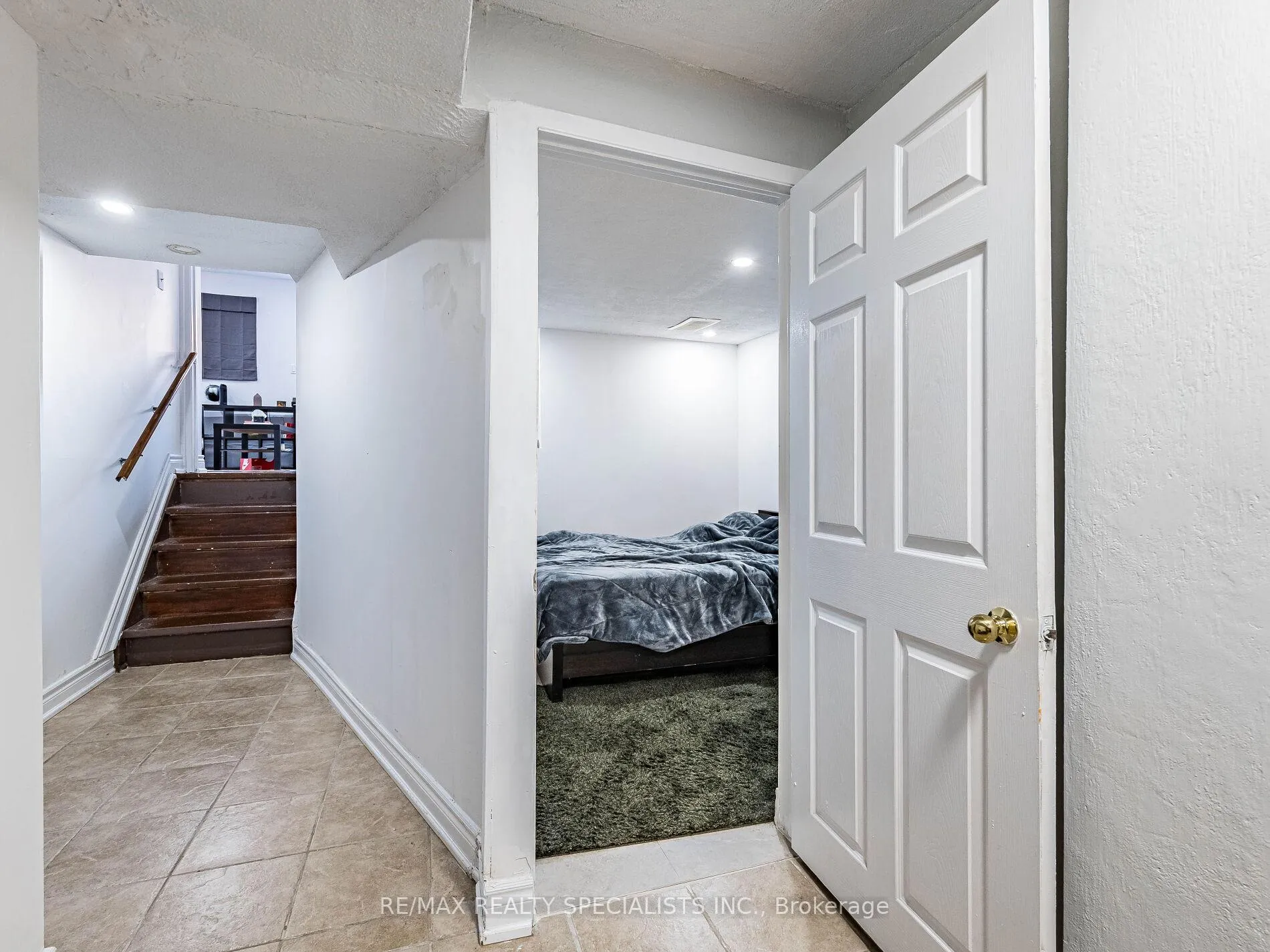 Photo 38 of 21 Foxacre Row, Brampton, Madoc — HOMEH