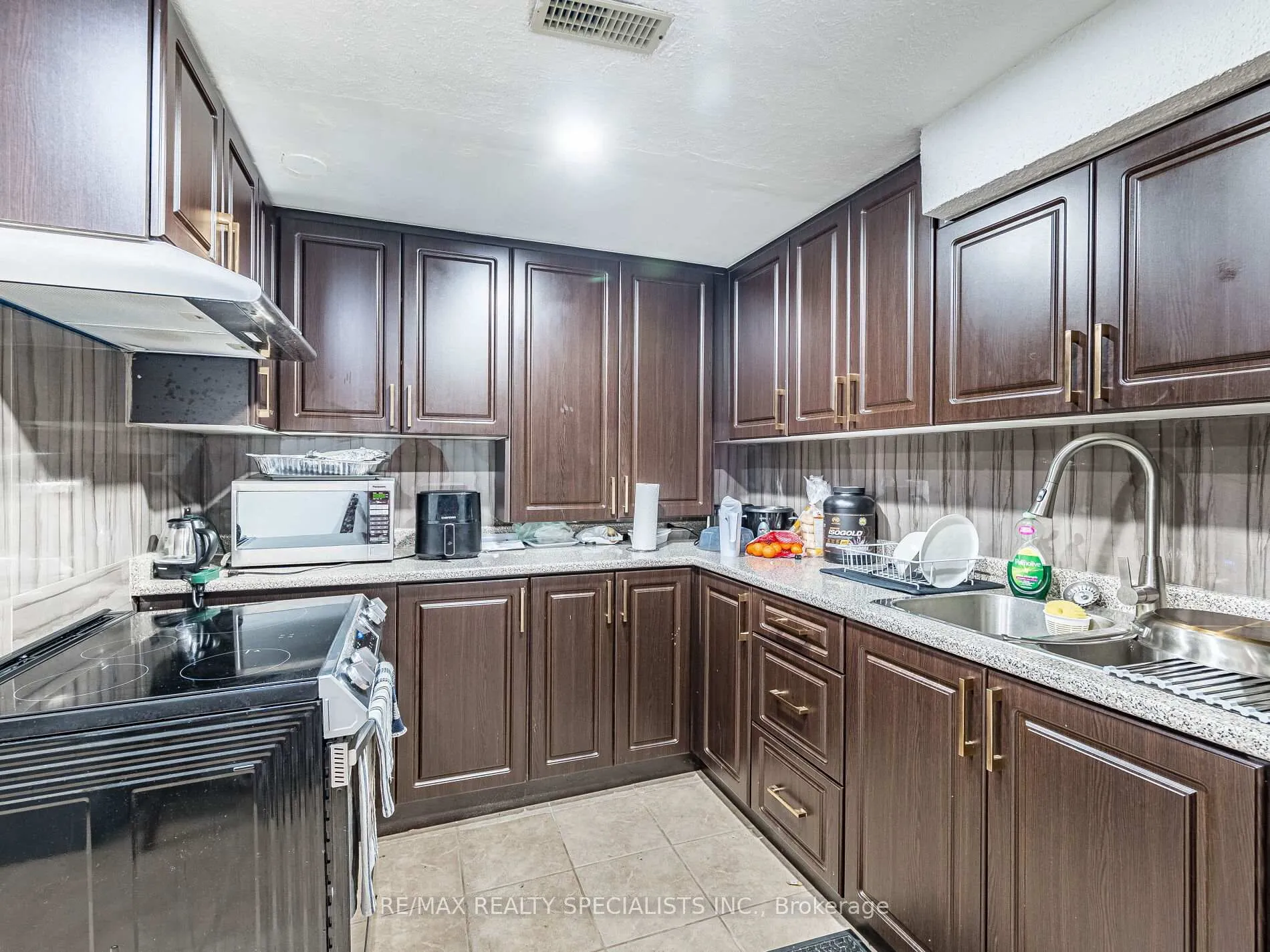 Photo 41 of 21 Foxacre Row, Brampton, Madoc — HOMEH