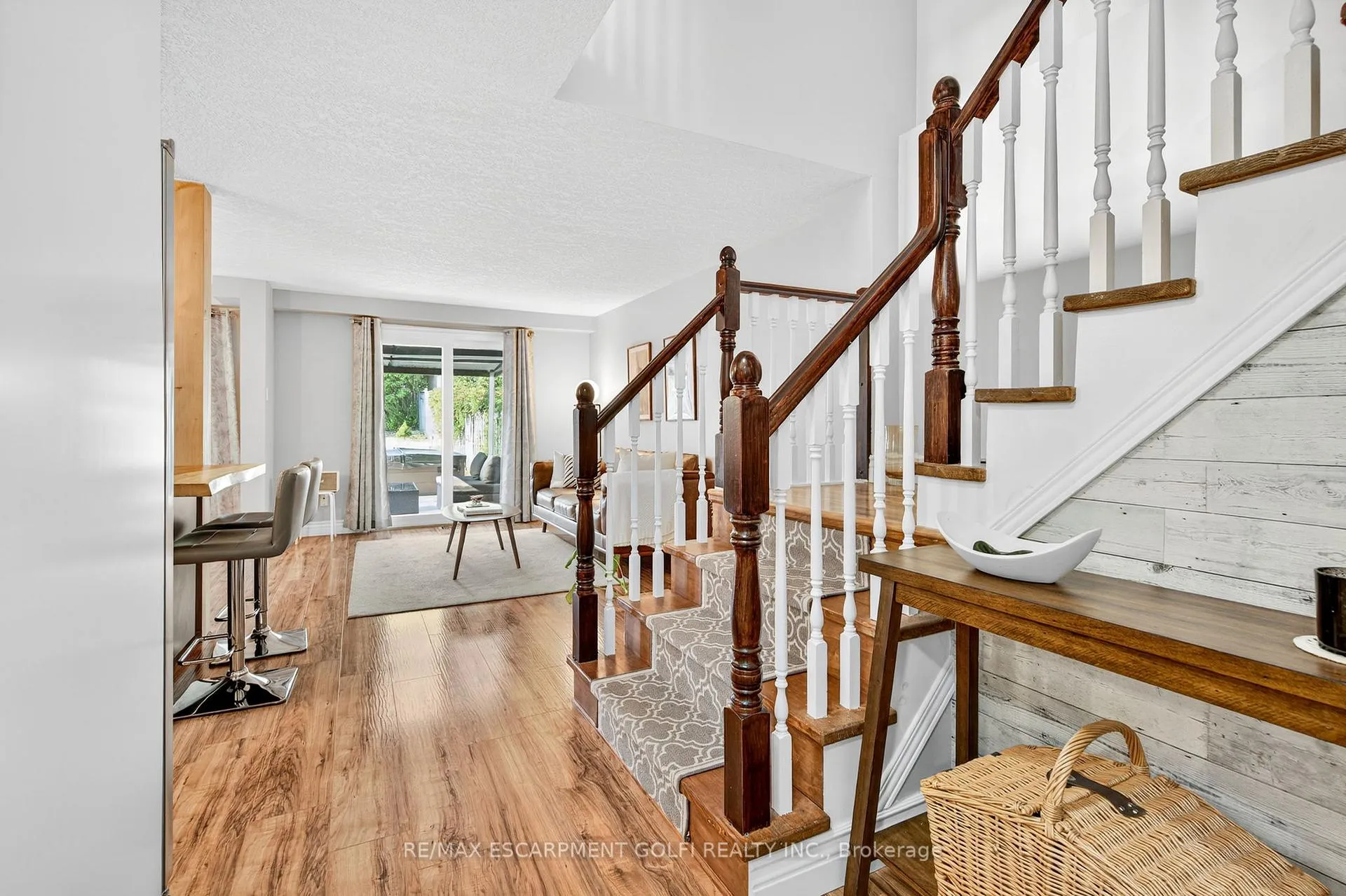 Photo 2 of 113 Pine Martin Crescent, Kitchener — HOMEH