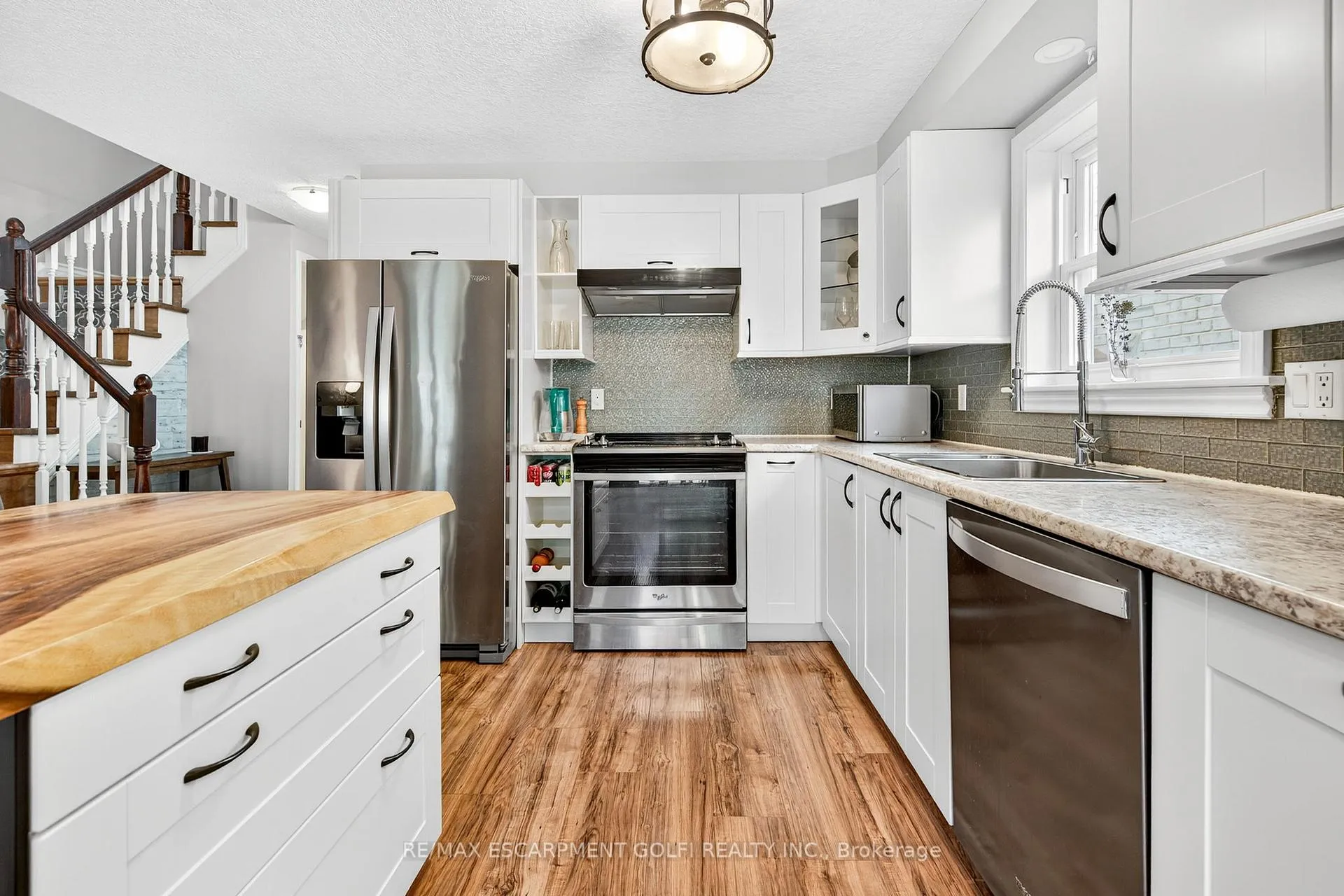 Photo 4 of 113 Pine Martin Crescent, Kitchener — HOMEH