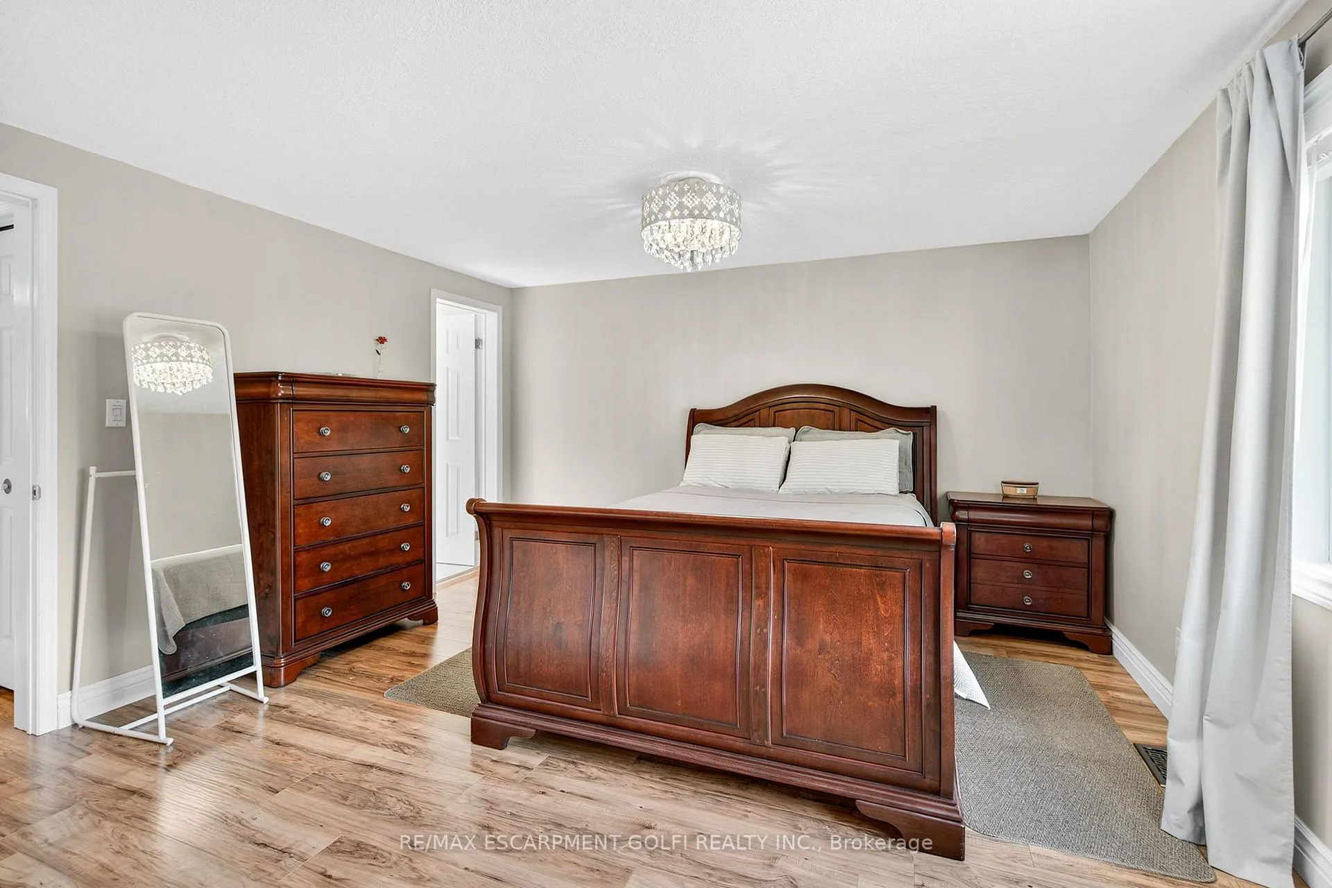 Photo 9 of 113 Pine Martin Crescent, Kitchener — HOMEH