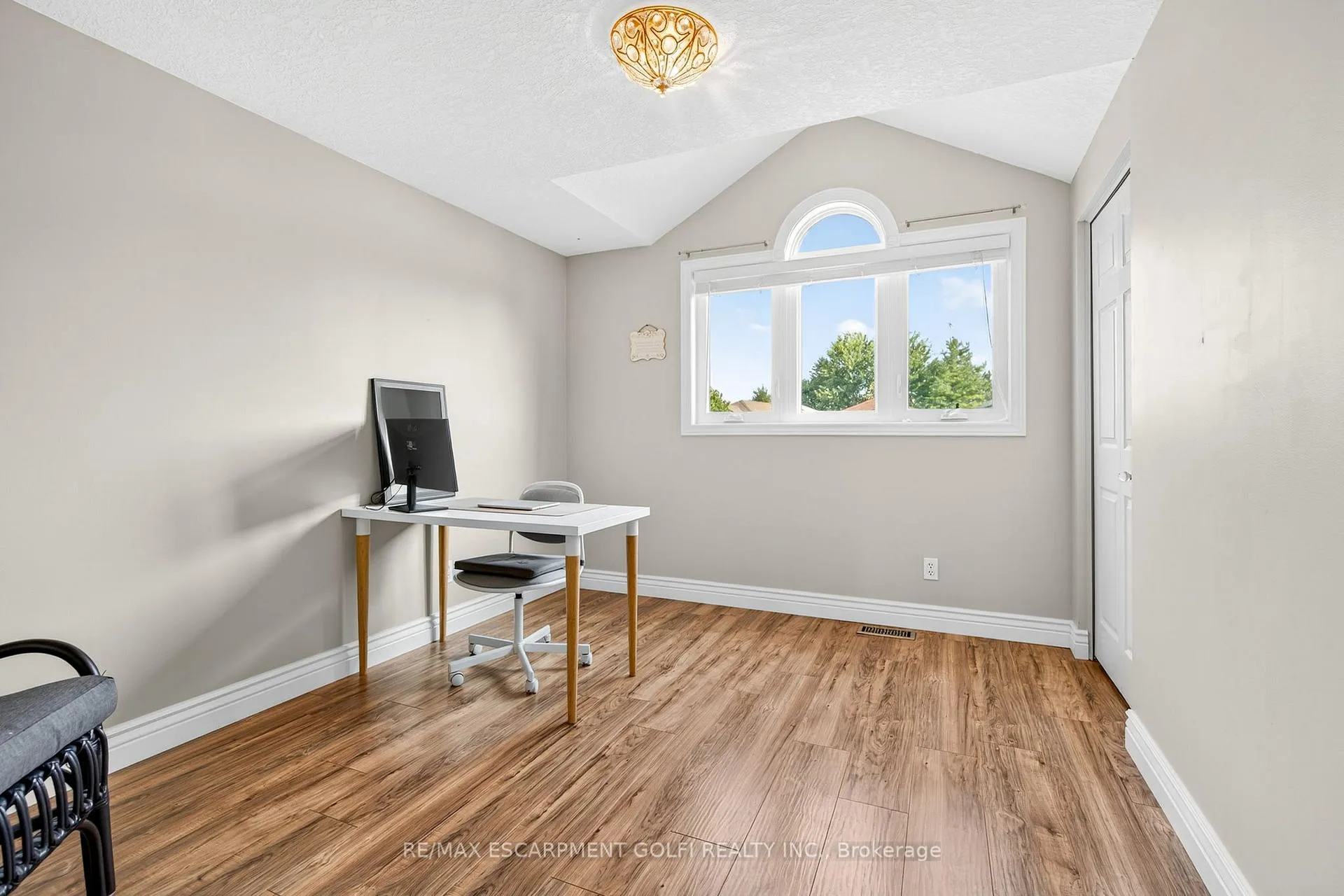 Photo 11 of 113 Pine Martin Crescent, Kitchener — HOMEH