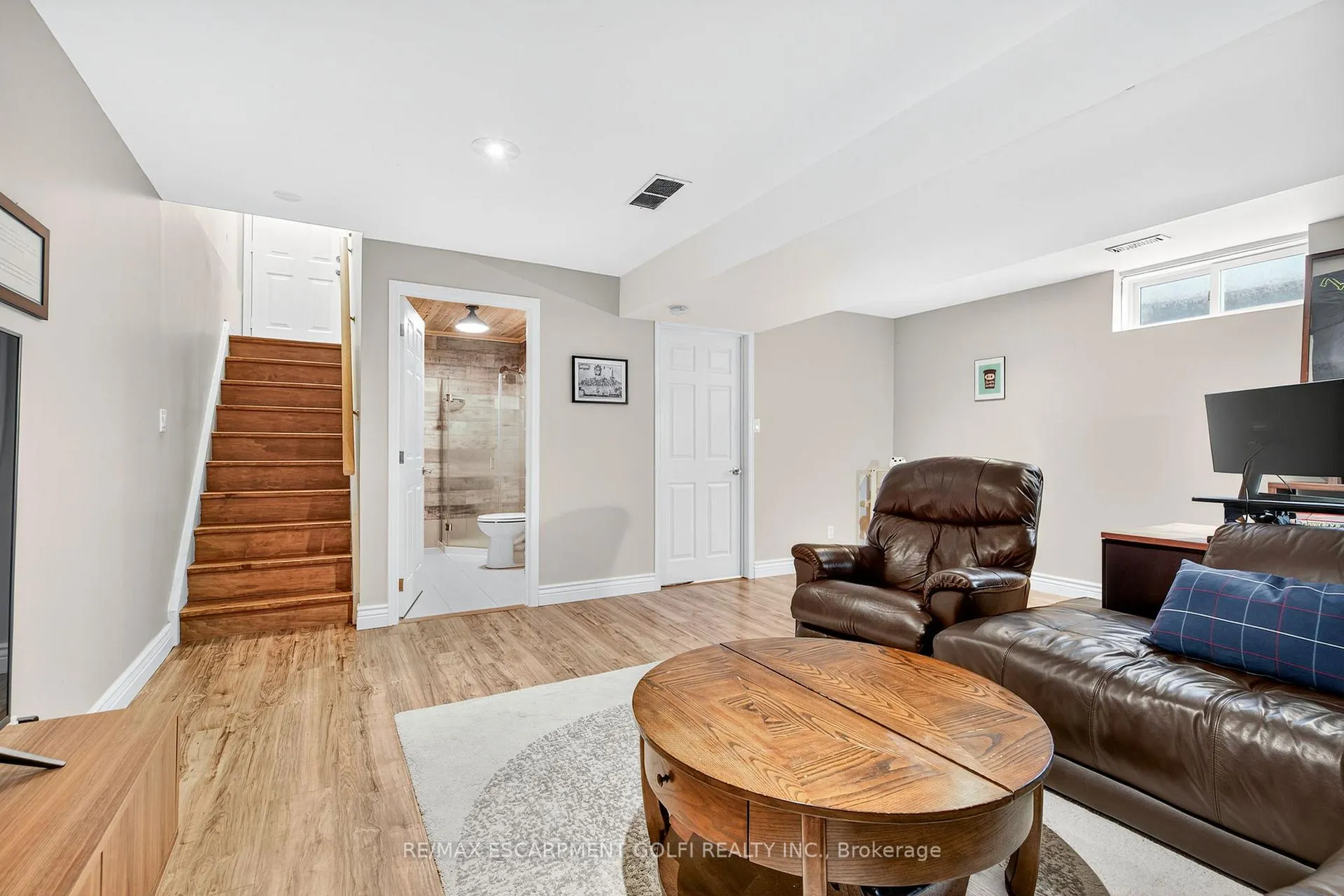Photo 14 of 113 Pine Martin Crescent, Kitchener — HOMEH