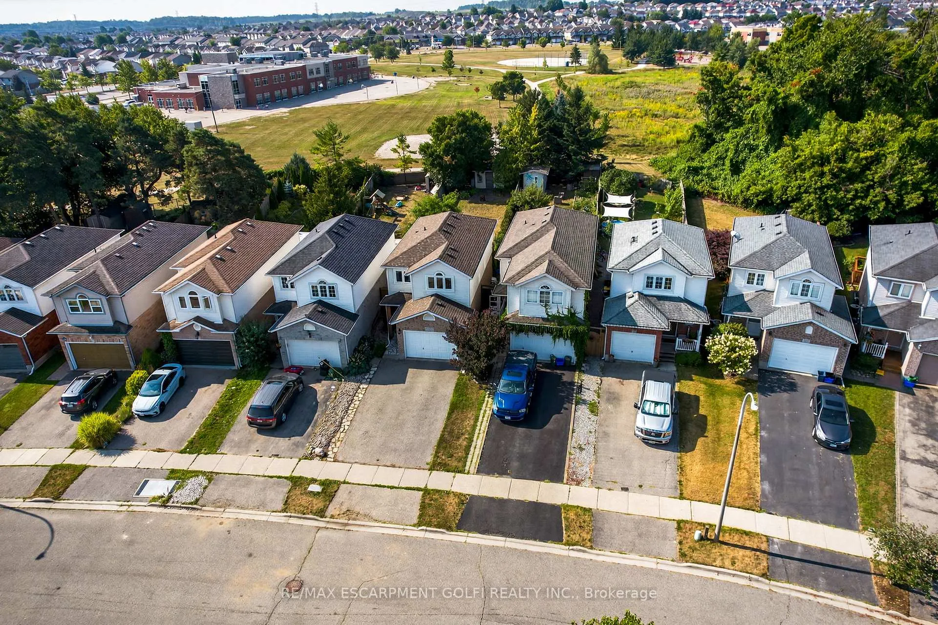 Photo 24 of 113 Pine Martin Crescent, Kitchener — HOMEH
