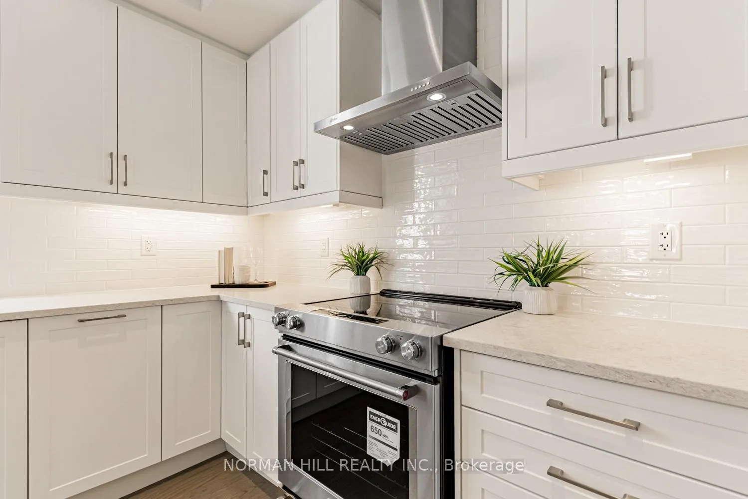 Photo 4 of 282 Riverlands Avenue, Markham, Cornell — HOMEH