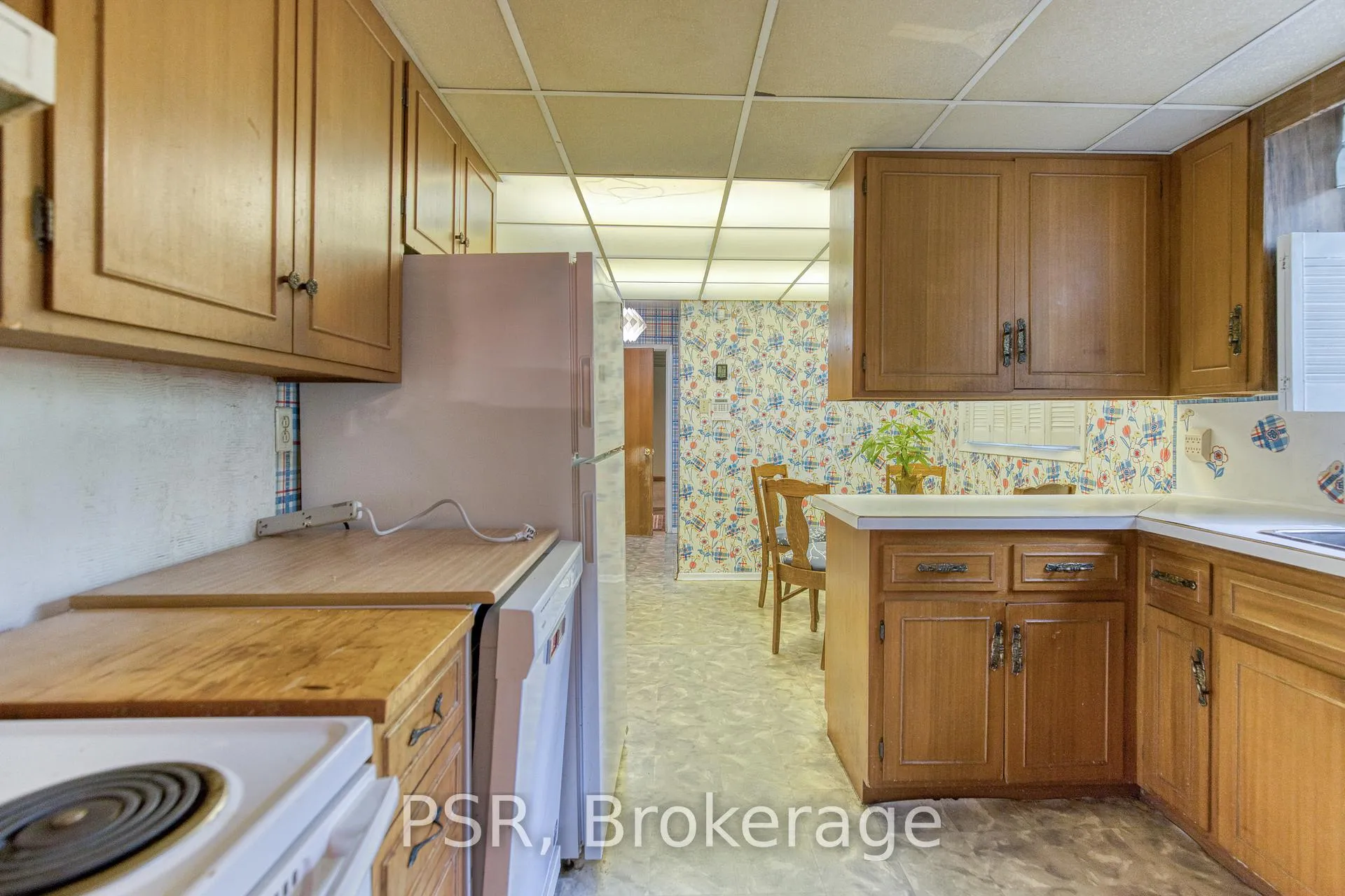 Photo 7 of 139 Shuh Avenue, Kitchener — HOMEH