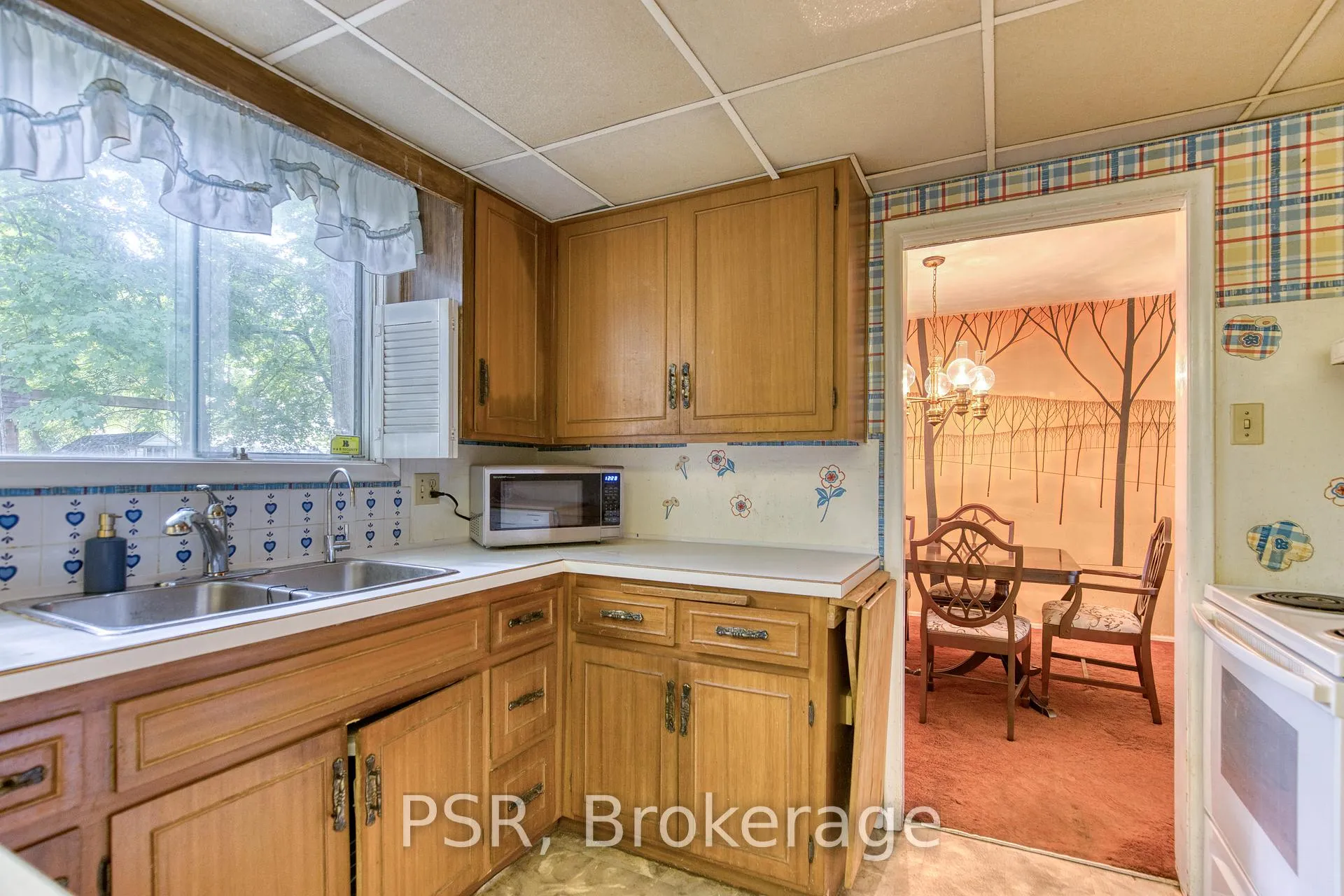 Photo 9 of 139 Shuh Avenue, Kitchener — HOMEH
