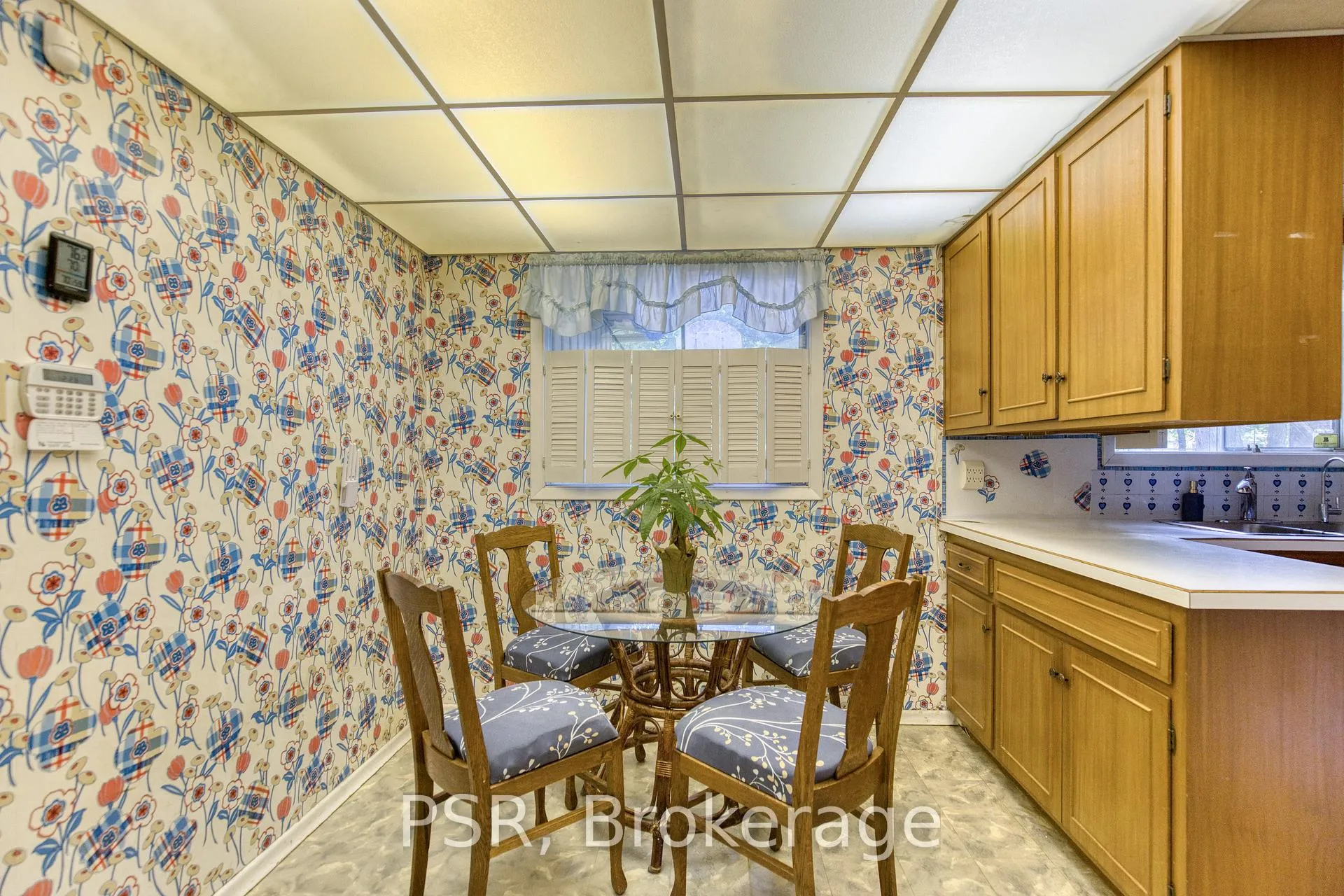 Photo 11 of 139 Shuh Avenue, Kitchener — HOMEH