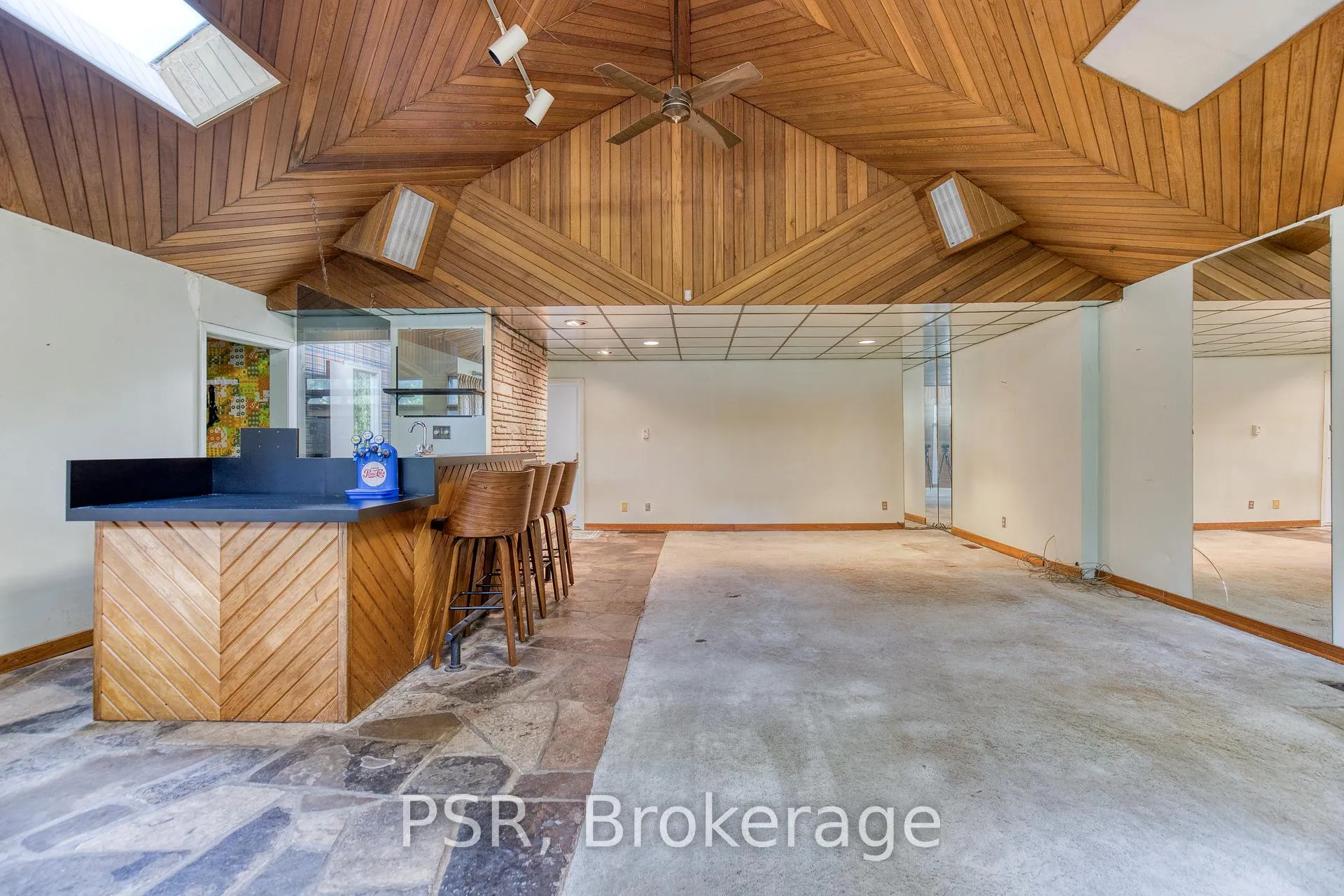 Photo 14 of 139 Shuh Avenue, Kitchener — HOMEH